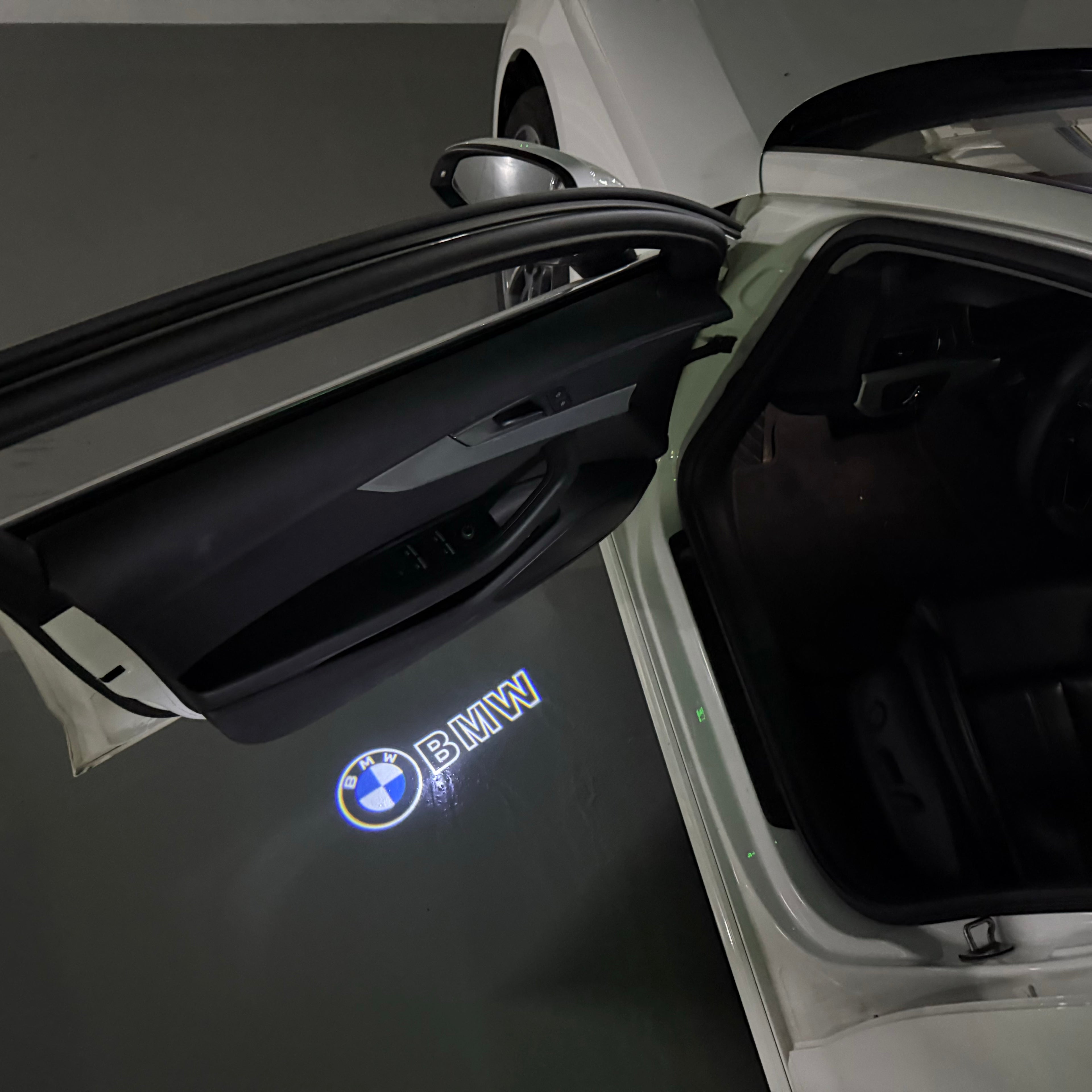 BMW LOGO PROJECTOT LIGHTS Nr.01 (quantità 1 = 1 set/2 luci porta)