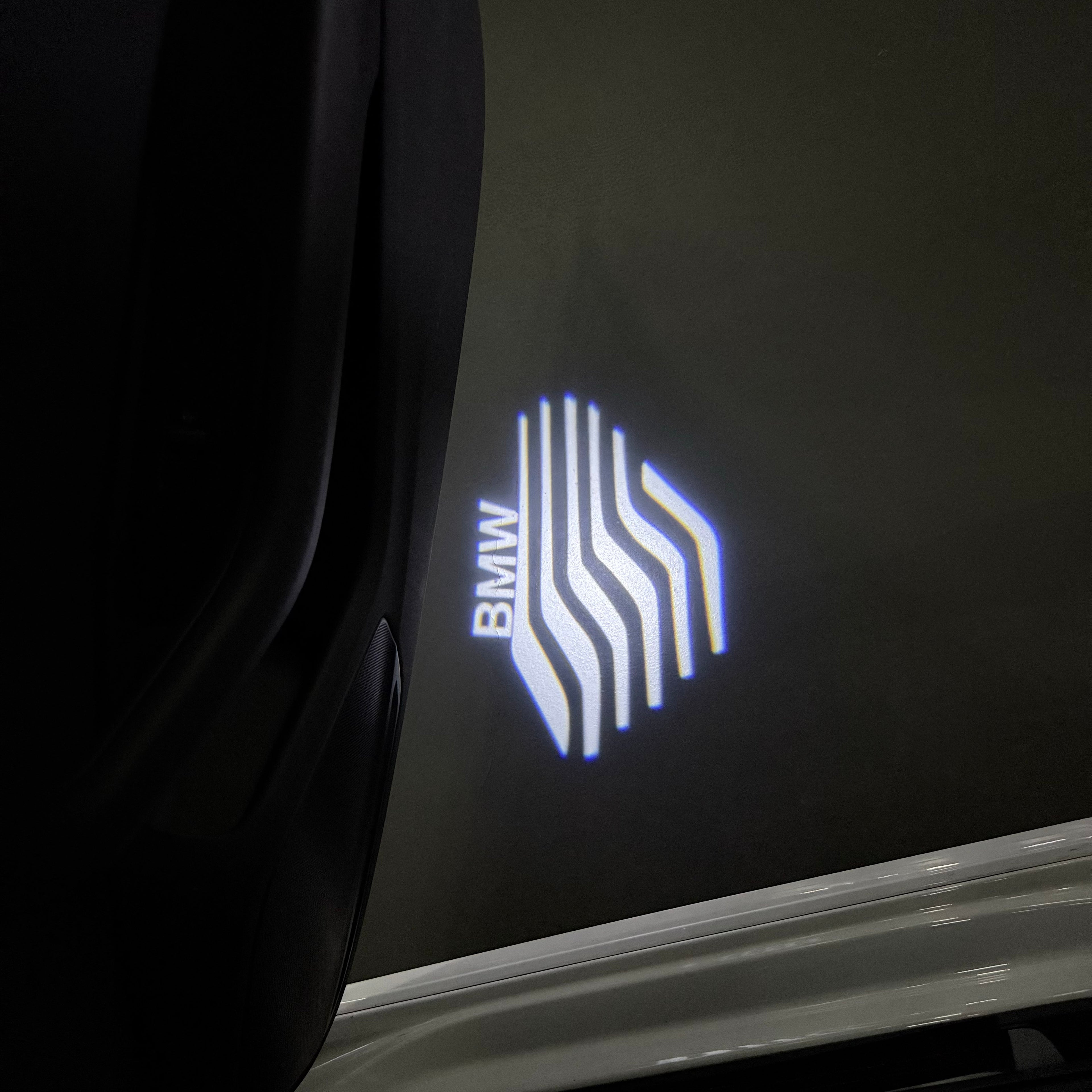 BMW ORIGINAL  LOGO PROJECTOT LIGHTS (quantity 1 = 1 sets/2 door lights) Nr.PP204