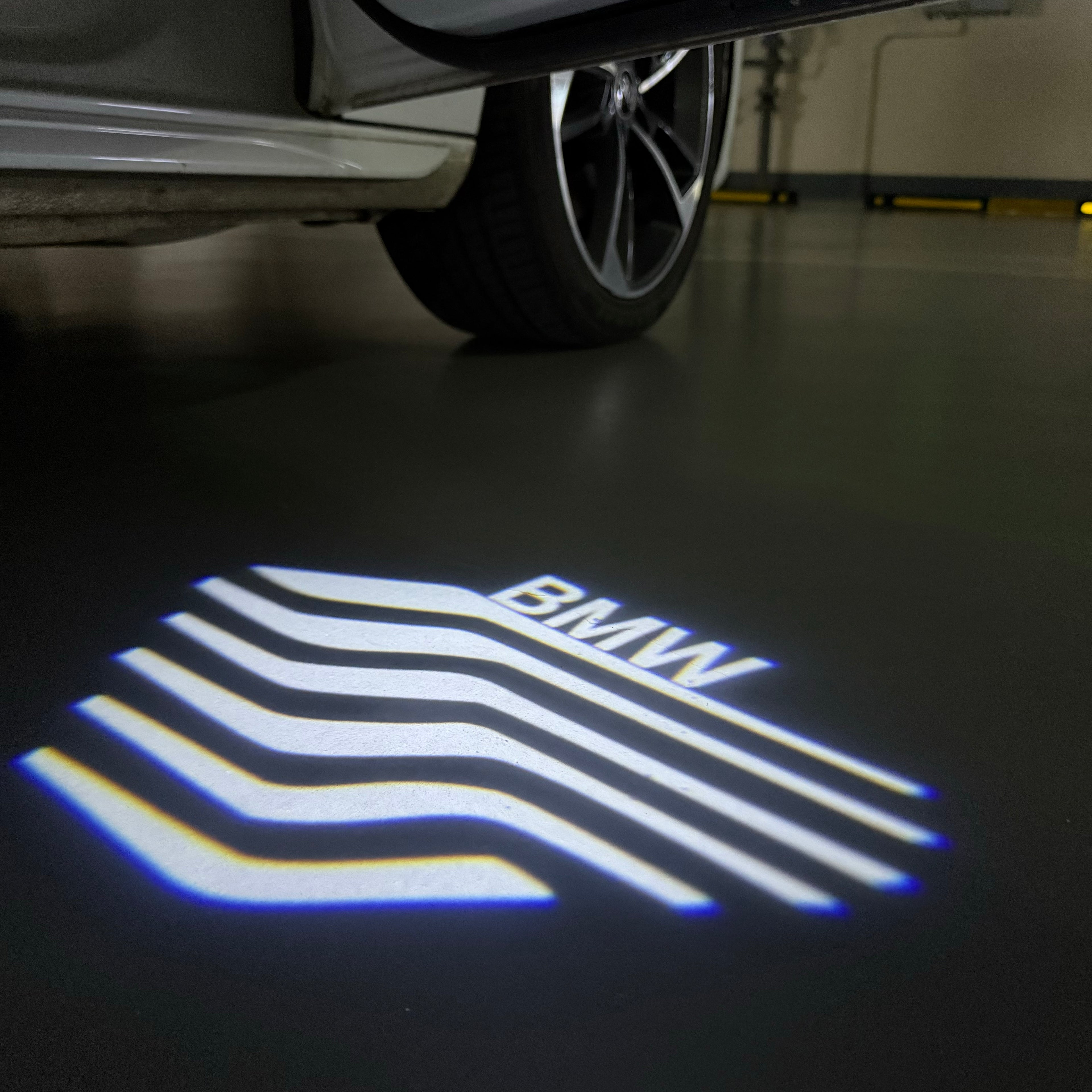 BMW ORIGINAL  LOGO PROJECTOT LIGHTS (quantity 1 = 1 sets/2 door lights) Nr.PP204