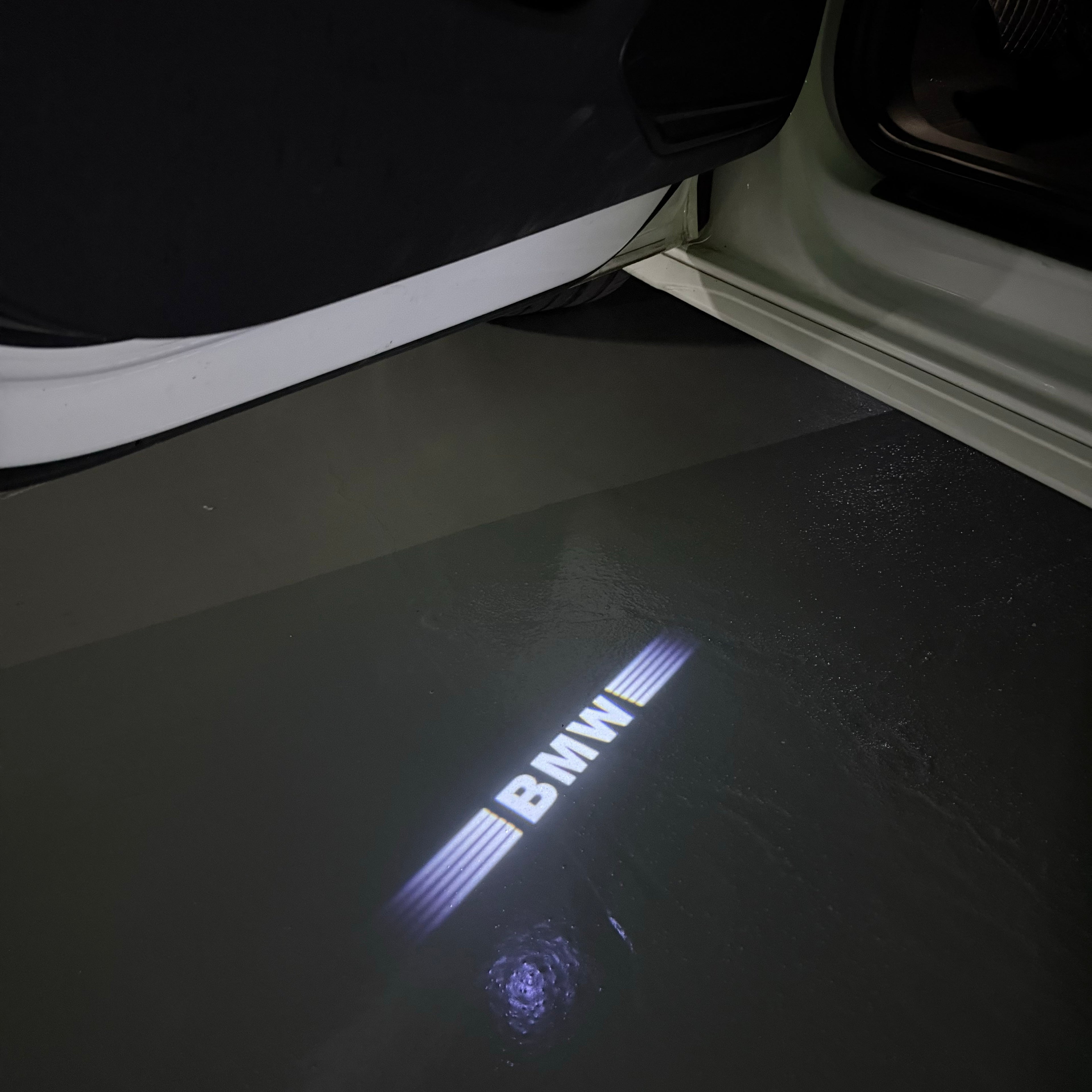 BMW LOGO PROJECTOT LIGHTS Nr.01 (Anzahl 1 = 1 Sätze / 2 Türlichter)