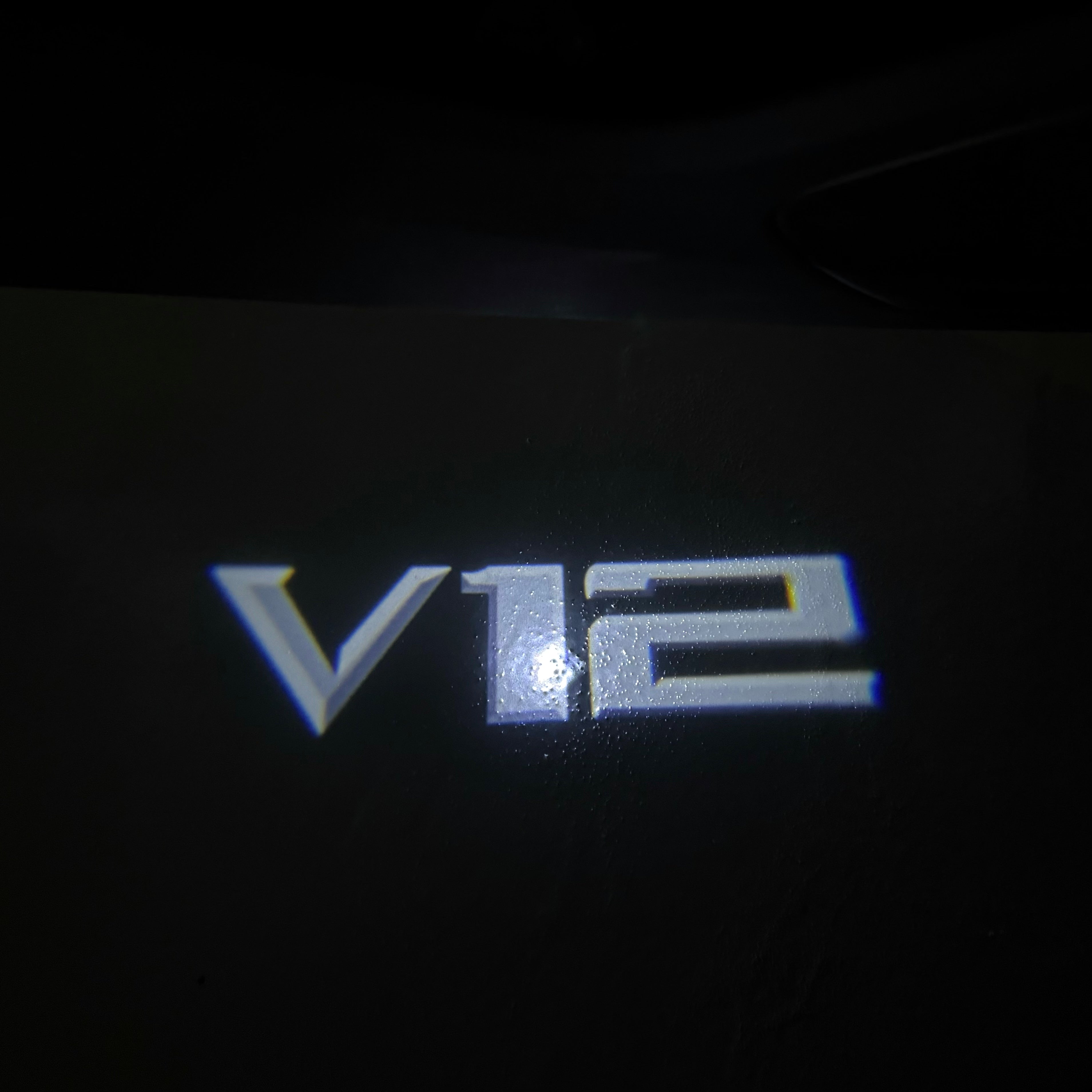 BMW M3 LOGO PROJECTOR LIGHTS Nr.24 (الكمية 1 = 1 مجموعة / 2 أضواء باب)