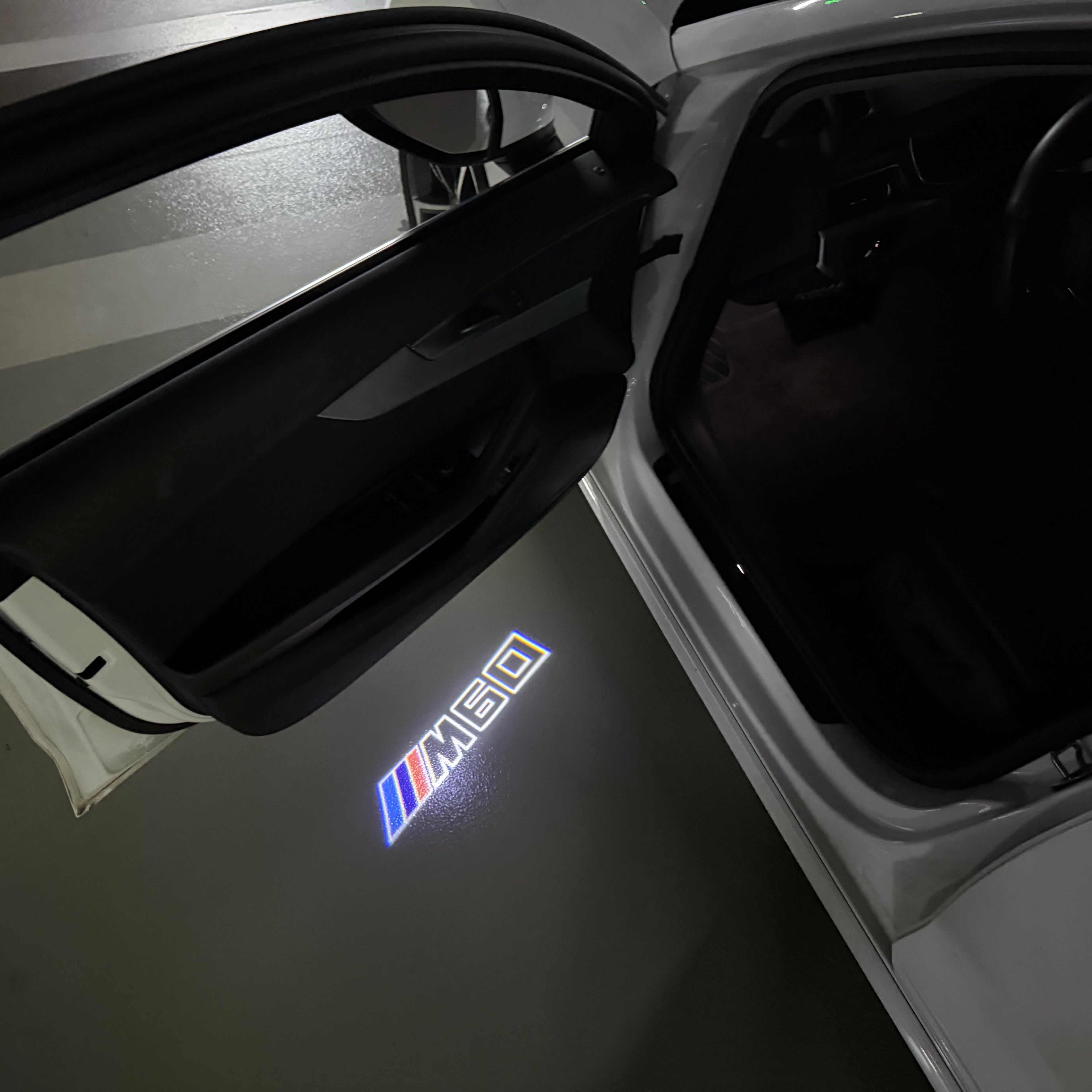 BMW M3 LOGO PROJECTOT LIGHTS Nr.24 (Menge 1 = 1 Sets/2 Türleuchten)