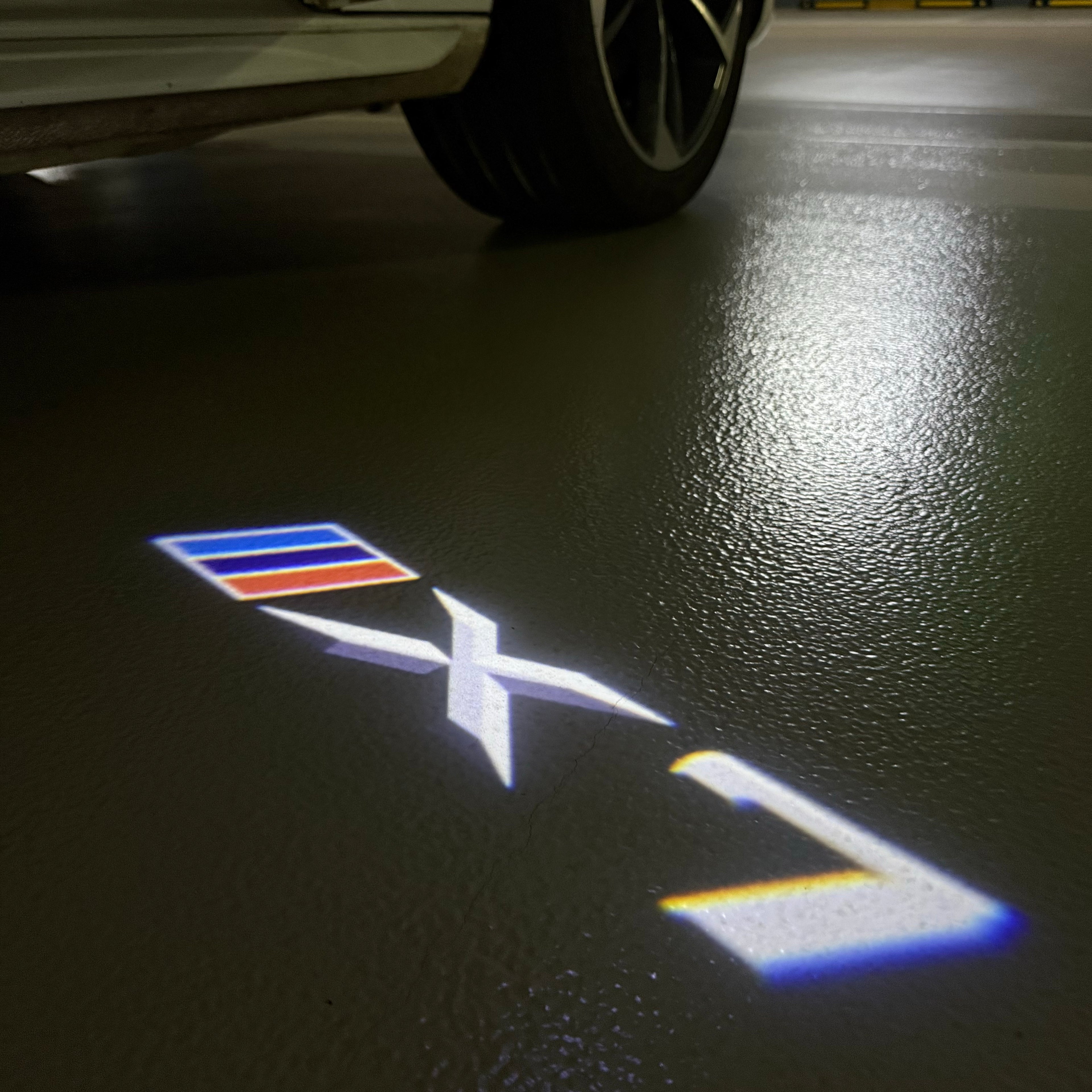 ÉCLAIRAGE DE PROJECTEUR BMW M3 LOGO Nr.24 (quantité 1 = 1 jeux / 2 feux de porte)