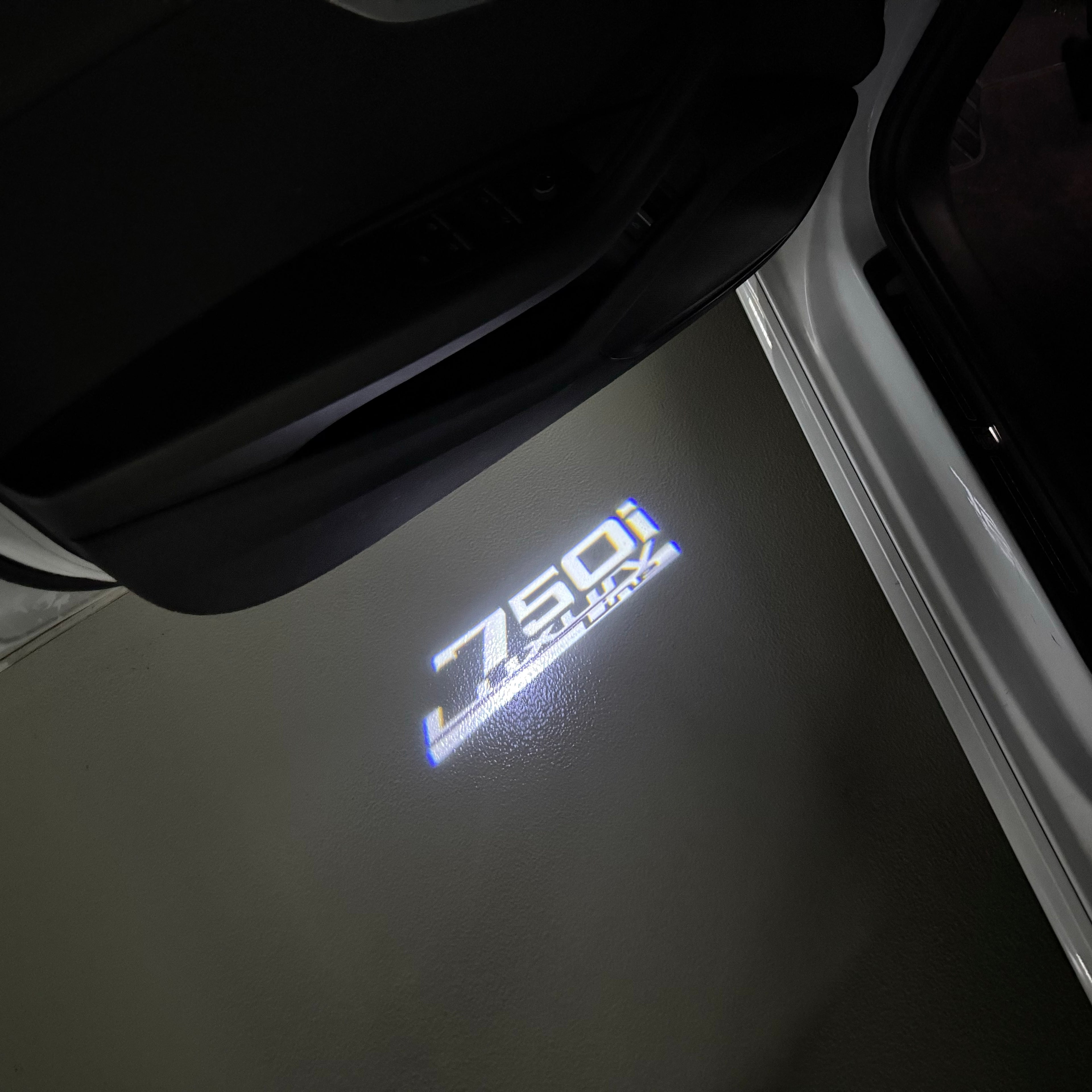 BMW M3 LOGO PROJECTOT LIGHTS Nr.24 (Menge 1 = 1 Sets/2 Türleuchten)