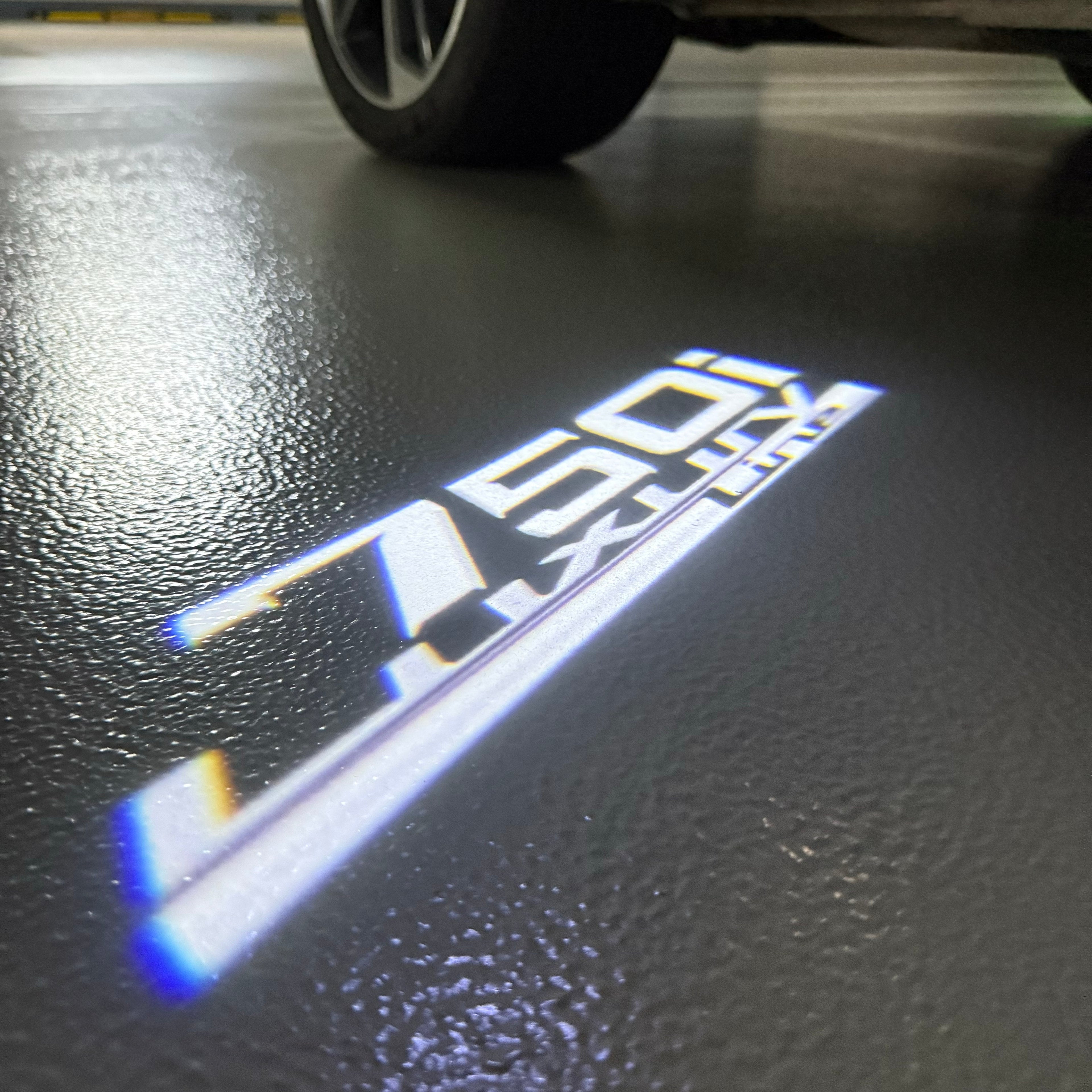 BMW M3 LOGO PROJECTOT LIGHTS Nr.24 (Menge 1 = 1 Sets/2 Türleuchten)