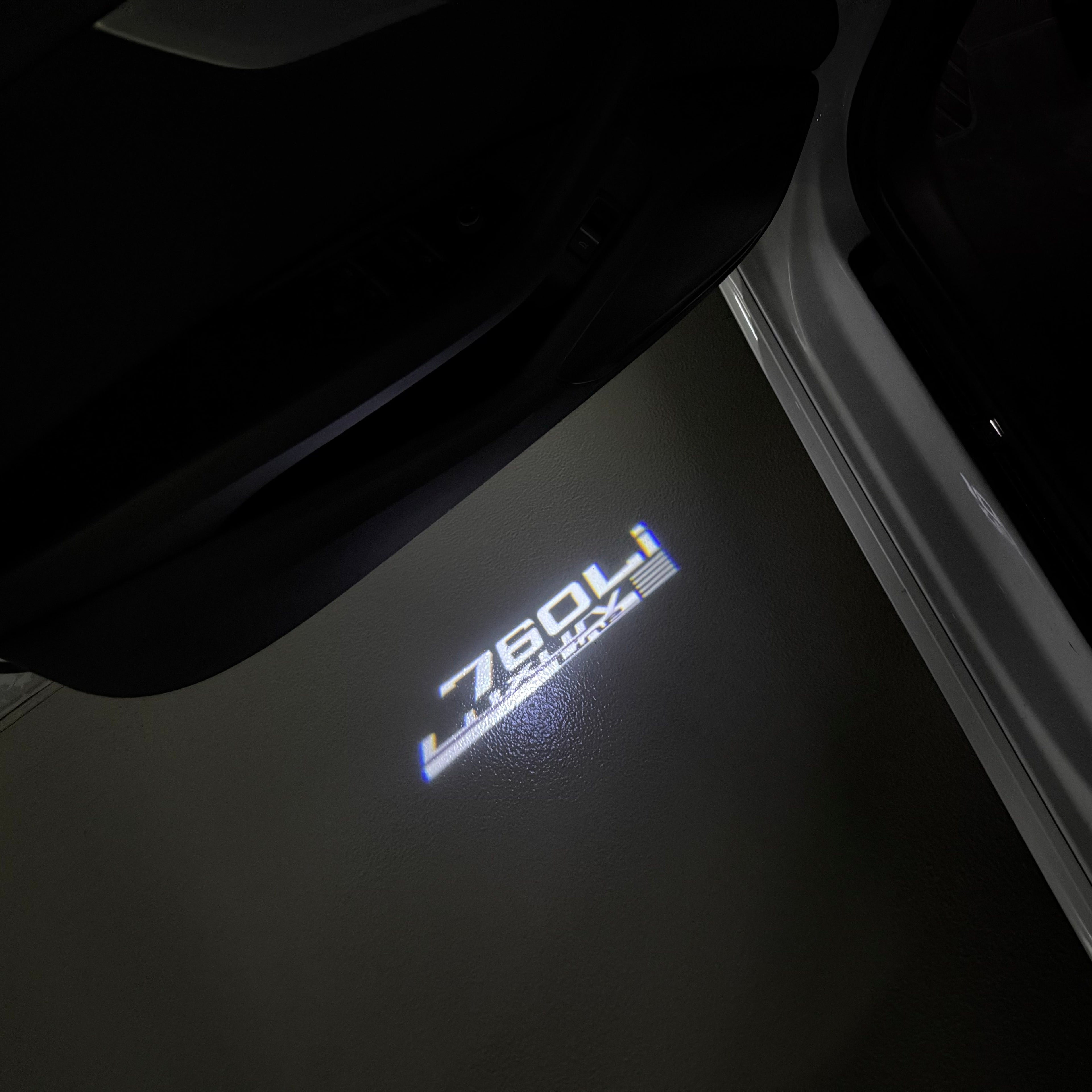 ÉCLAIRAGE DE PROJECTEUR BMW M3 LOGO Nr.24 (quantité 1 = 1 jeux / 2 feux de porte)