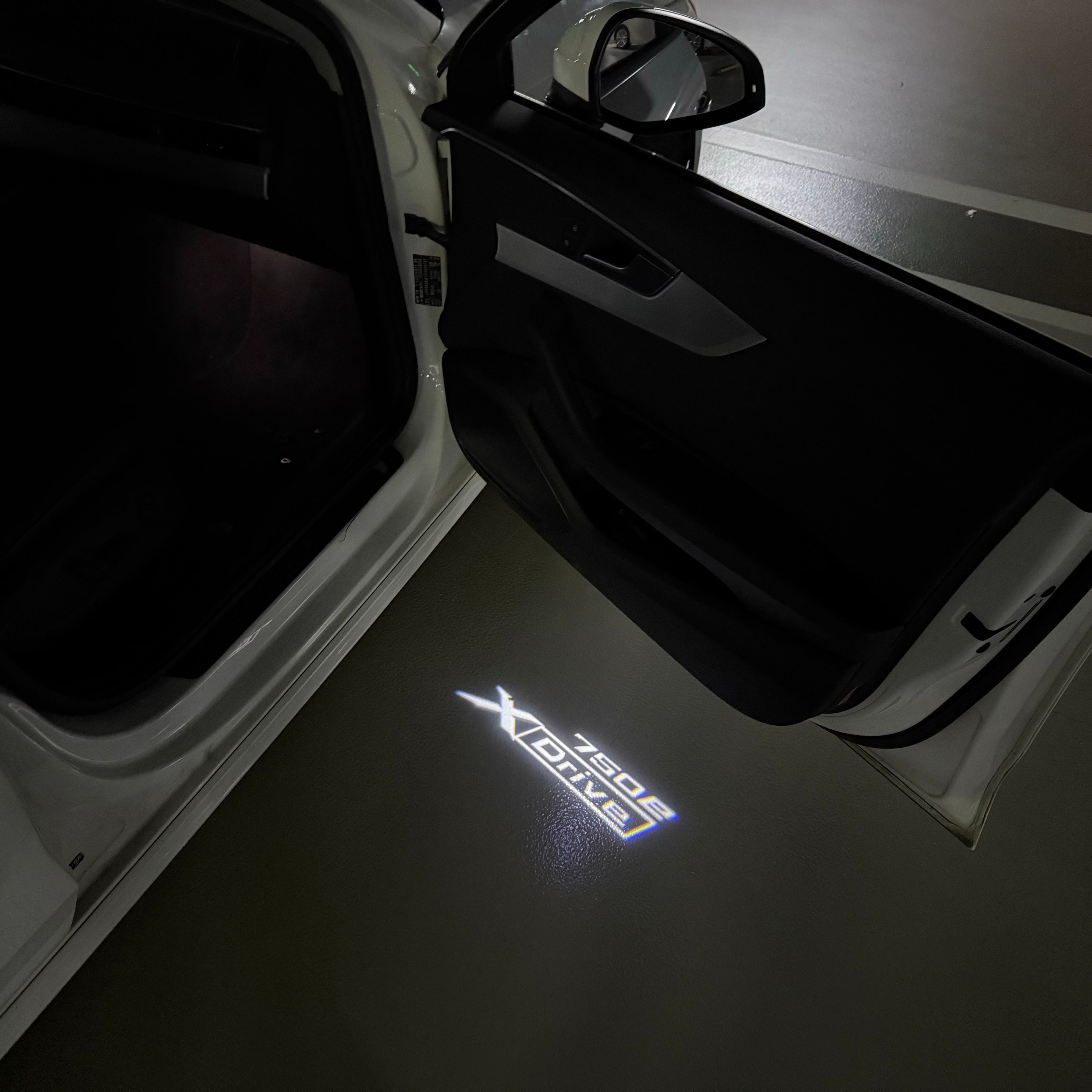 BMW M3 LOGO PROJECTOT LIGHTS Nr.24 (Menge 1 = 1 Sets/2 Türleuchten)