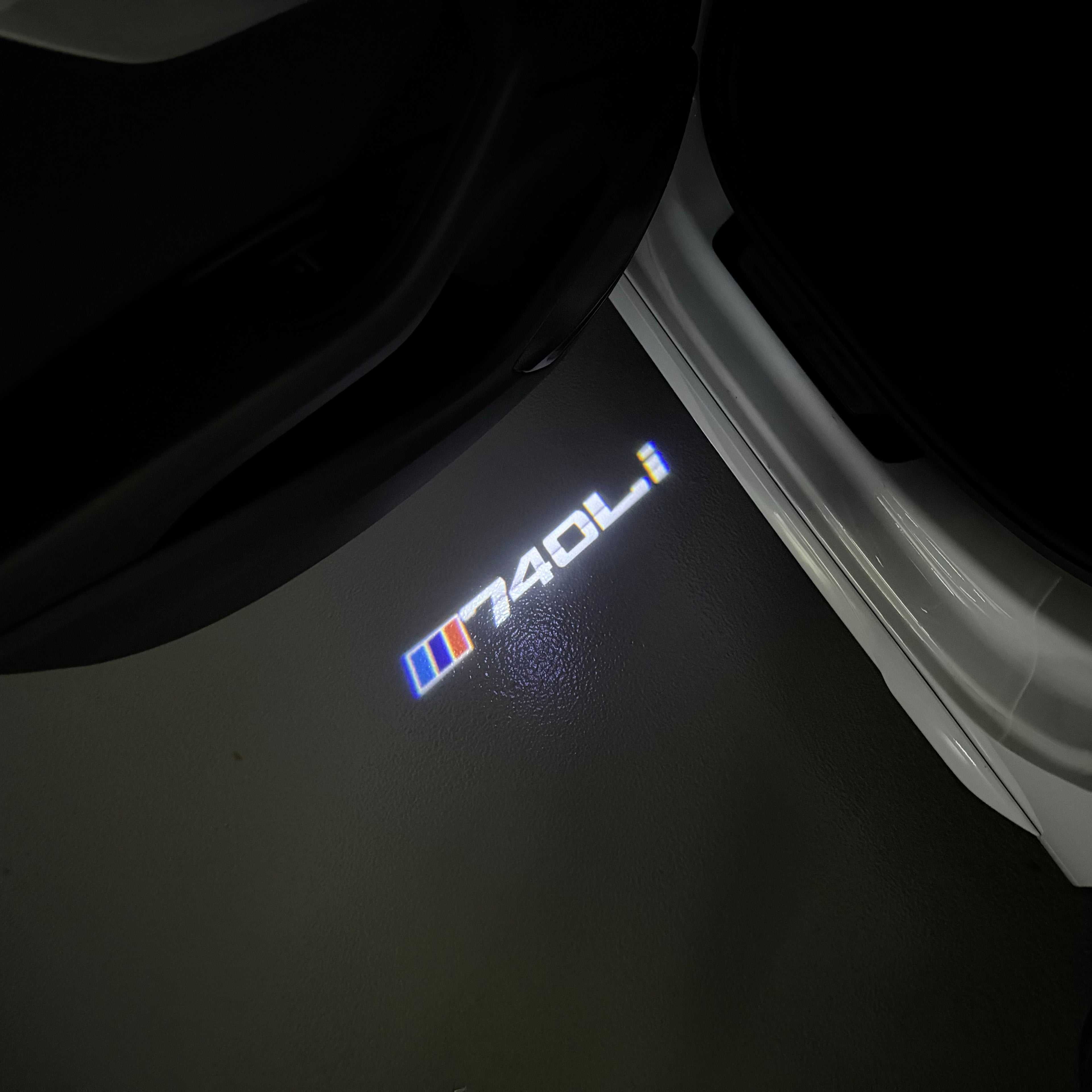 BMW M3 LOGO PROJECTOT LIGHTS Nr.24 (Menge 1 = 1 Sets/2 Türleuchten)