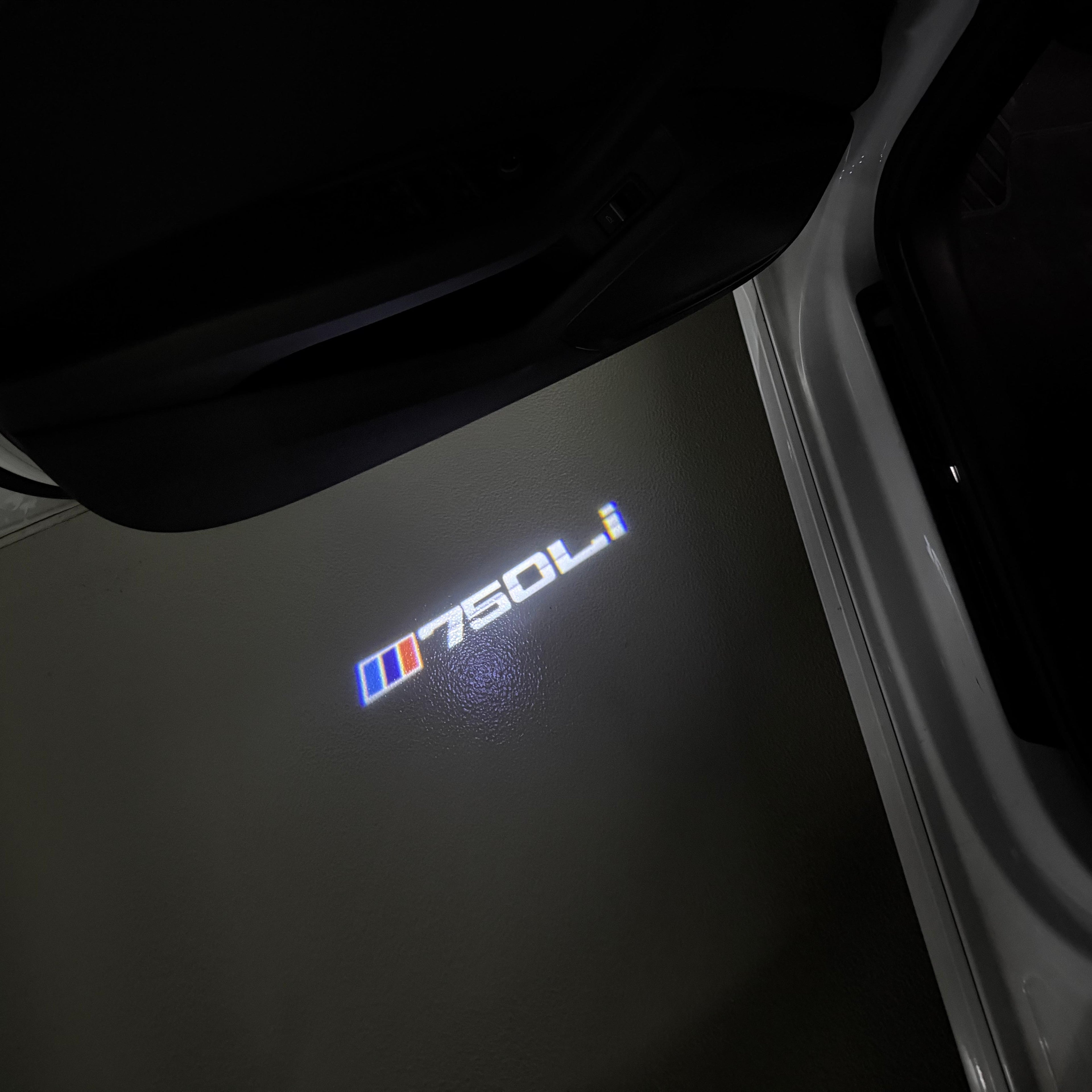 BMW M3 LOGO PROJECTOR LIGHTS Nr.24 (الكمية 1 = 1 مجموعة / 2 أضواء باب)