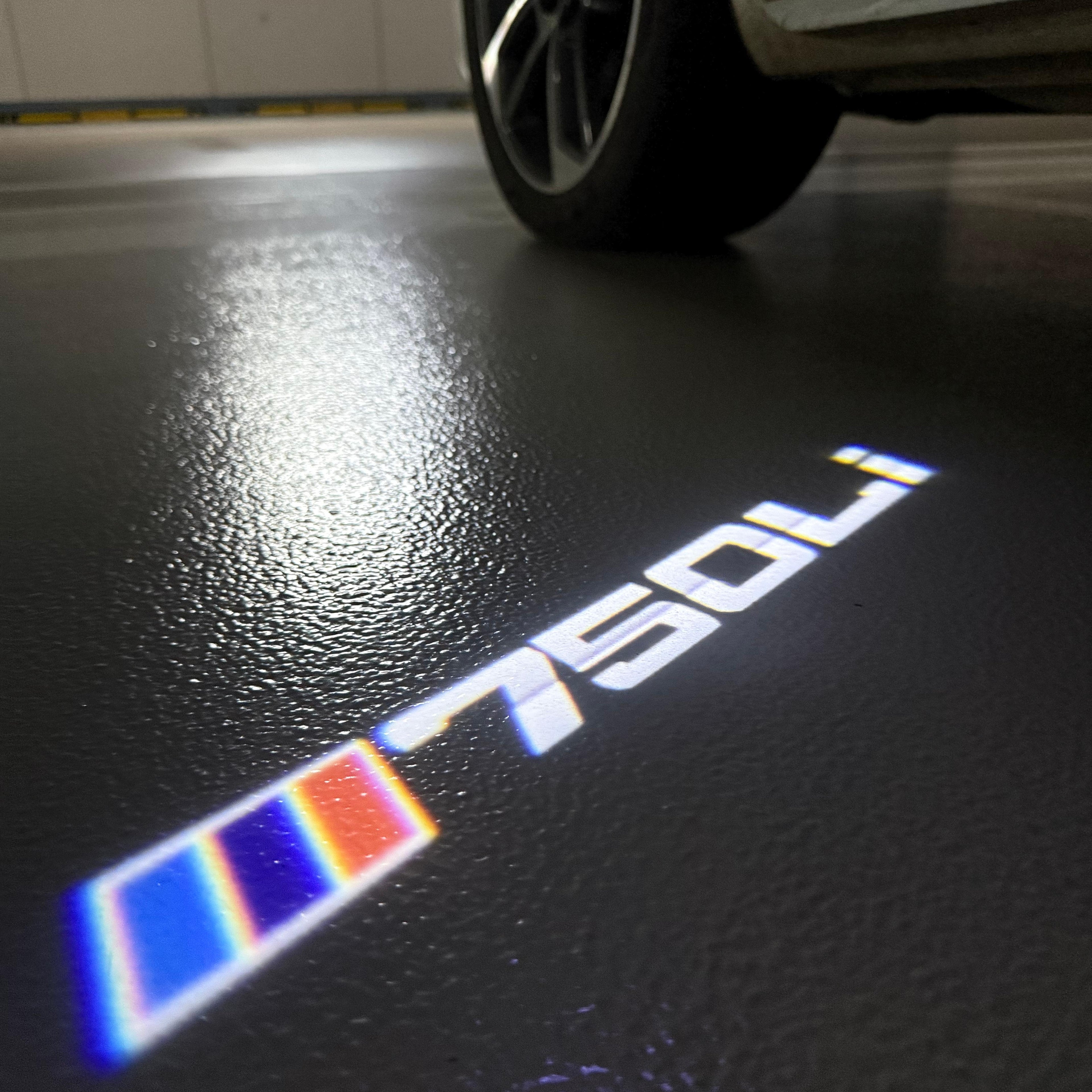 BMW M3 LOGO PROJECTOR LIGHTS Nr.24 (الكمية 1 = 1 مجموعة / 2 أضواء باب)