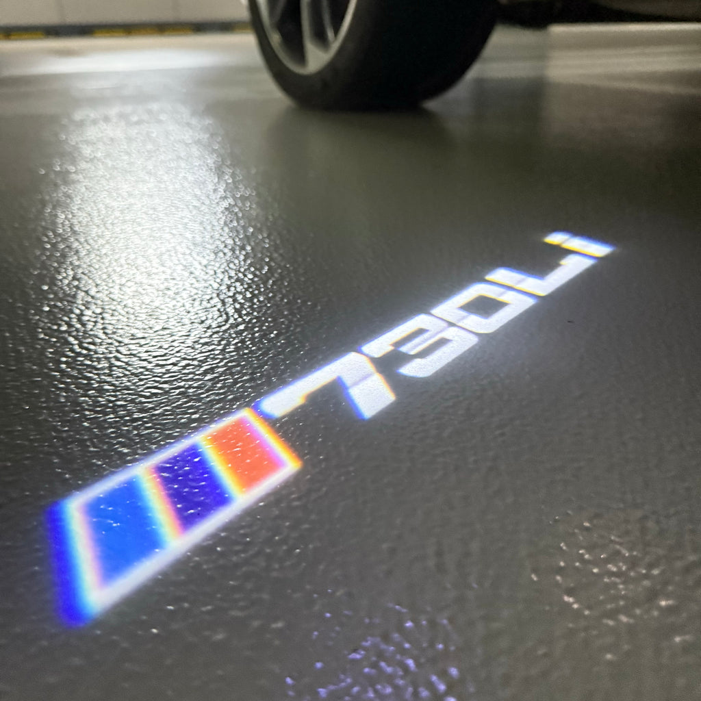 BMW M3 LOGO PROJECTOT LIGHTS Nr.24 (Menge 1 = 1 Sets/2 Türleuchten)
