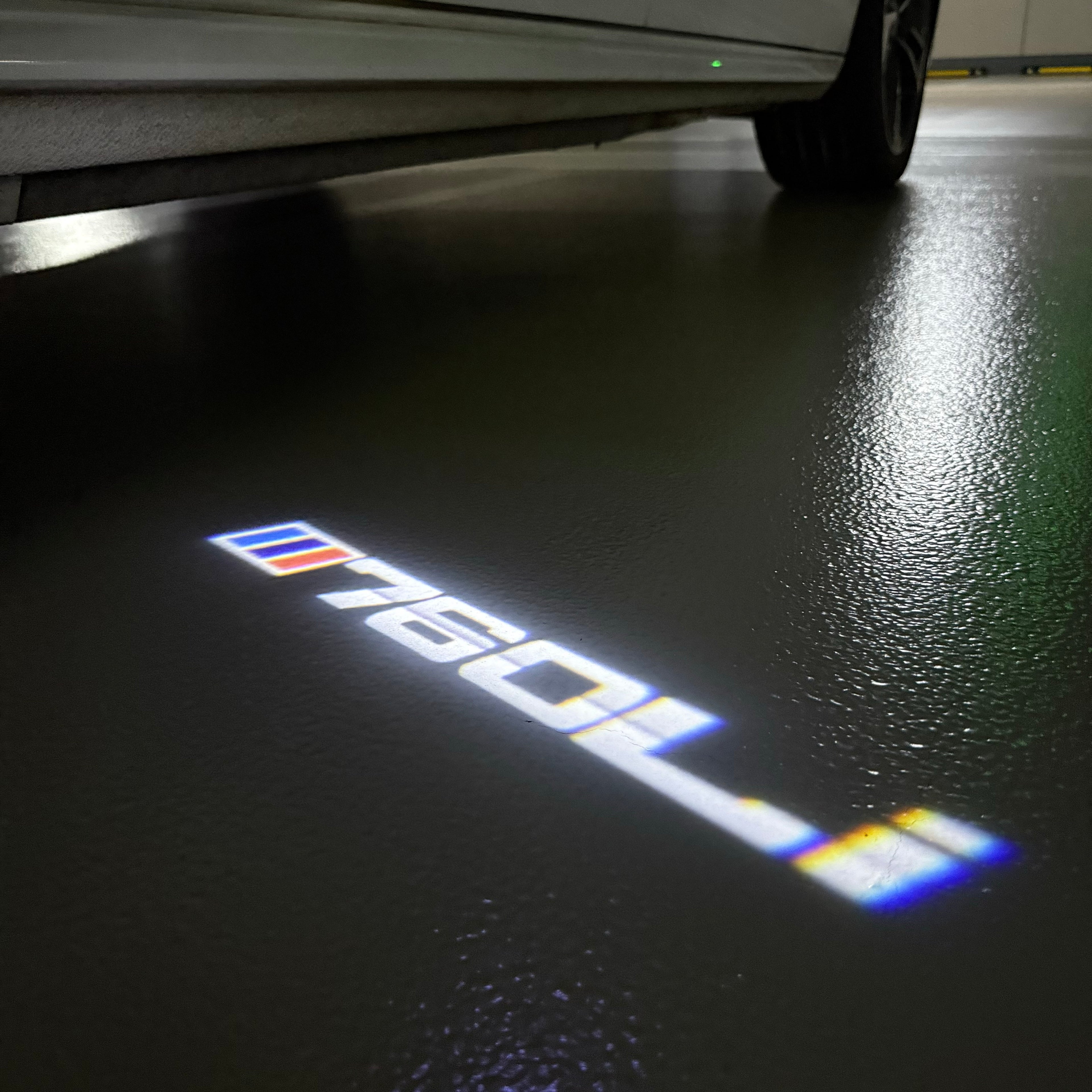 BMW M3 LOGO PROJECTOT LIGHTS Nr.24 (Menge 1 = 1 Sets/2 Türleuchten)