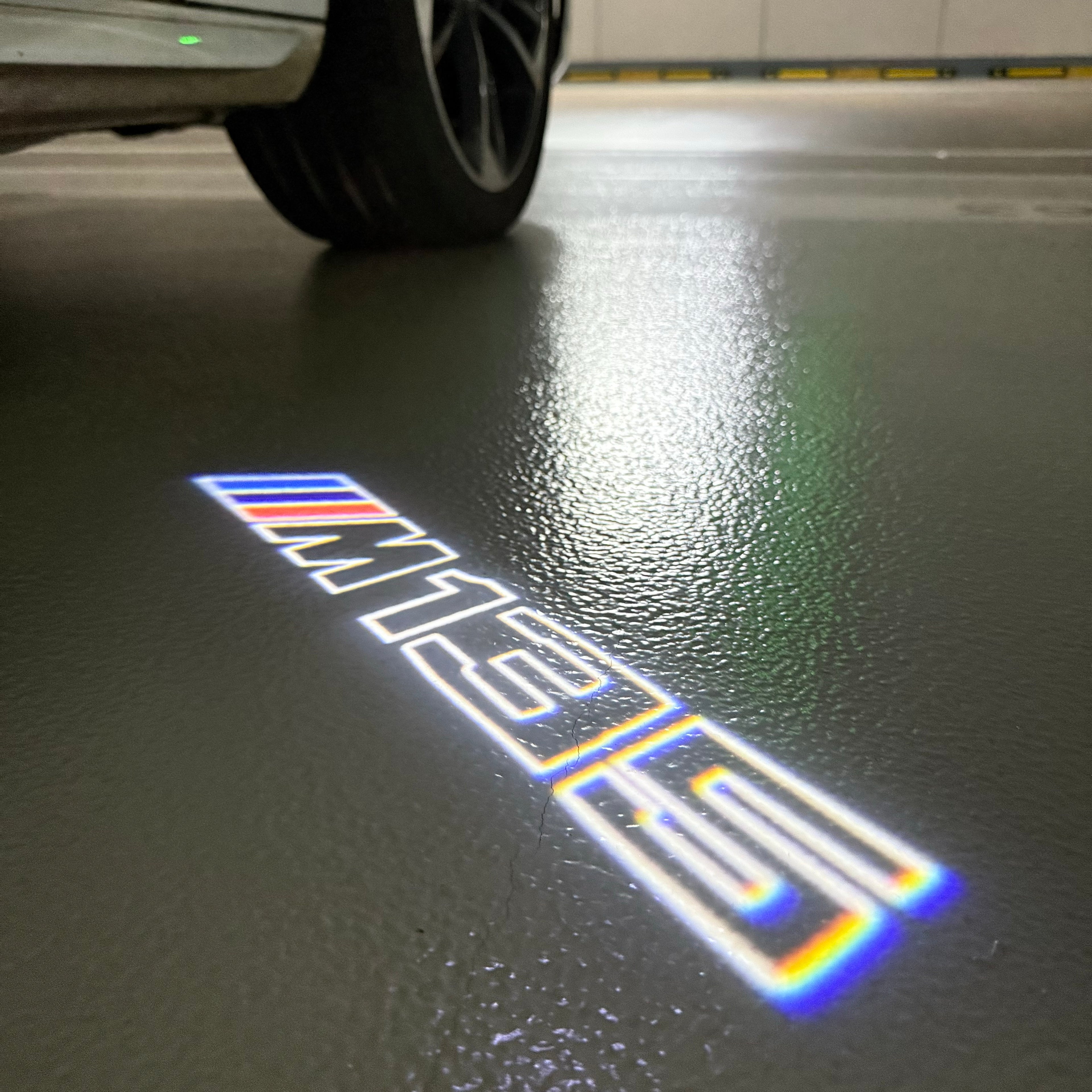 BMW  1 SERIES  M135   LOGO PROJECTOT LIGHTS (quantity 1 = 1 sets/2 door lights) Nr.6024t15