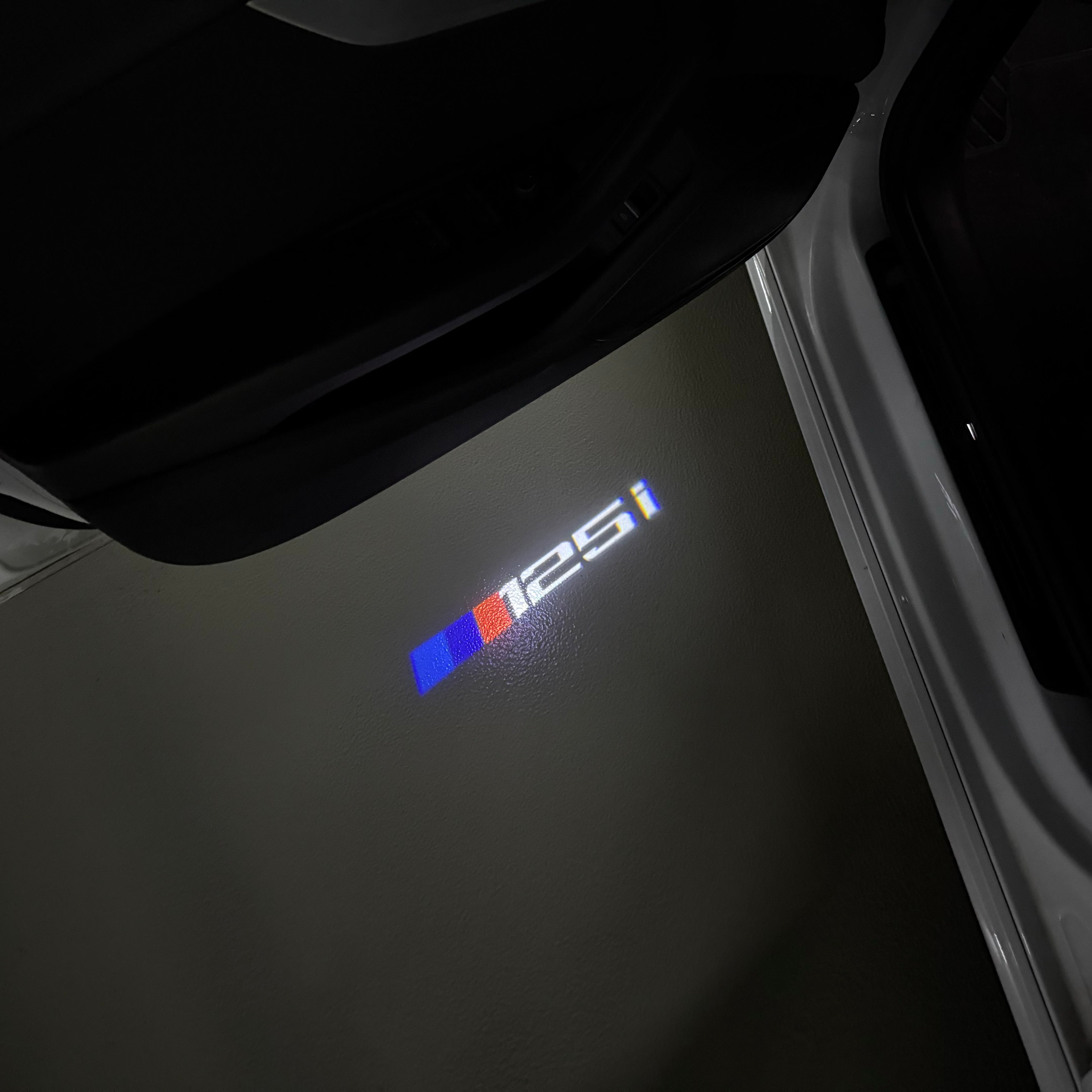 BMW M3 LOGO PROJECTOT LIGHTS Nr.24 (quantità 1 = 1 set/2 luci porta)