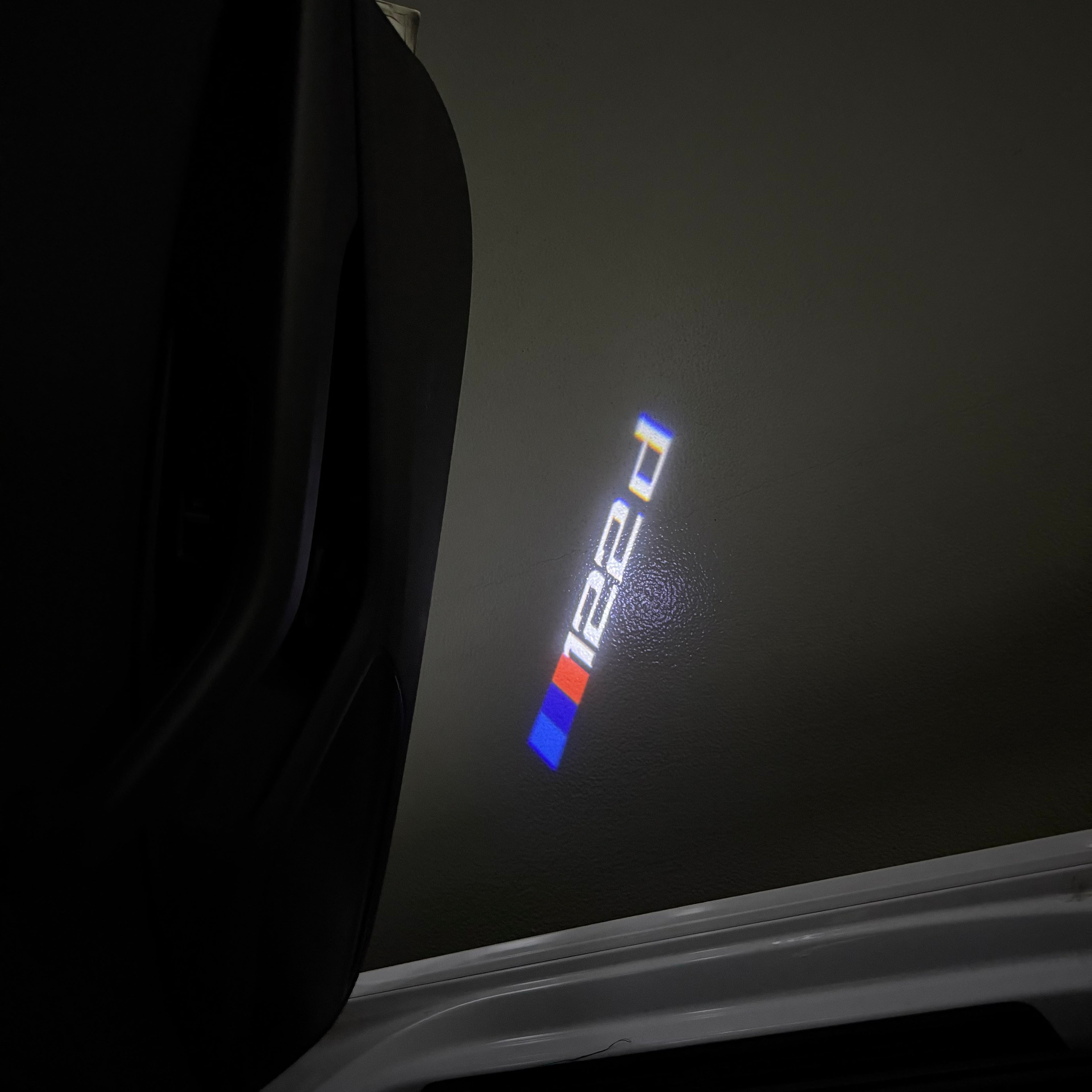 BMW 1 SERIES  122   LOGO PROJECTOT LIGHTS (quantity 1 = 1 sets/2 door lights) Nr.6024t13