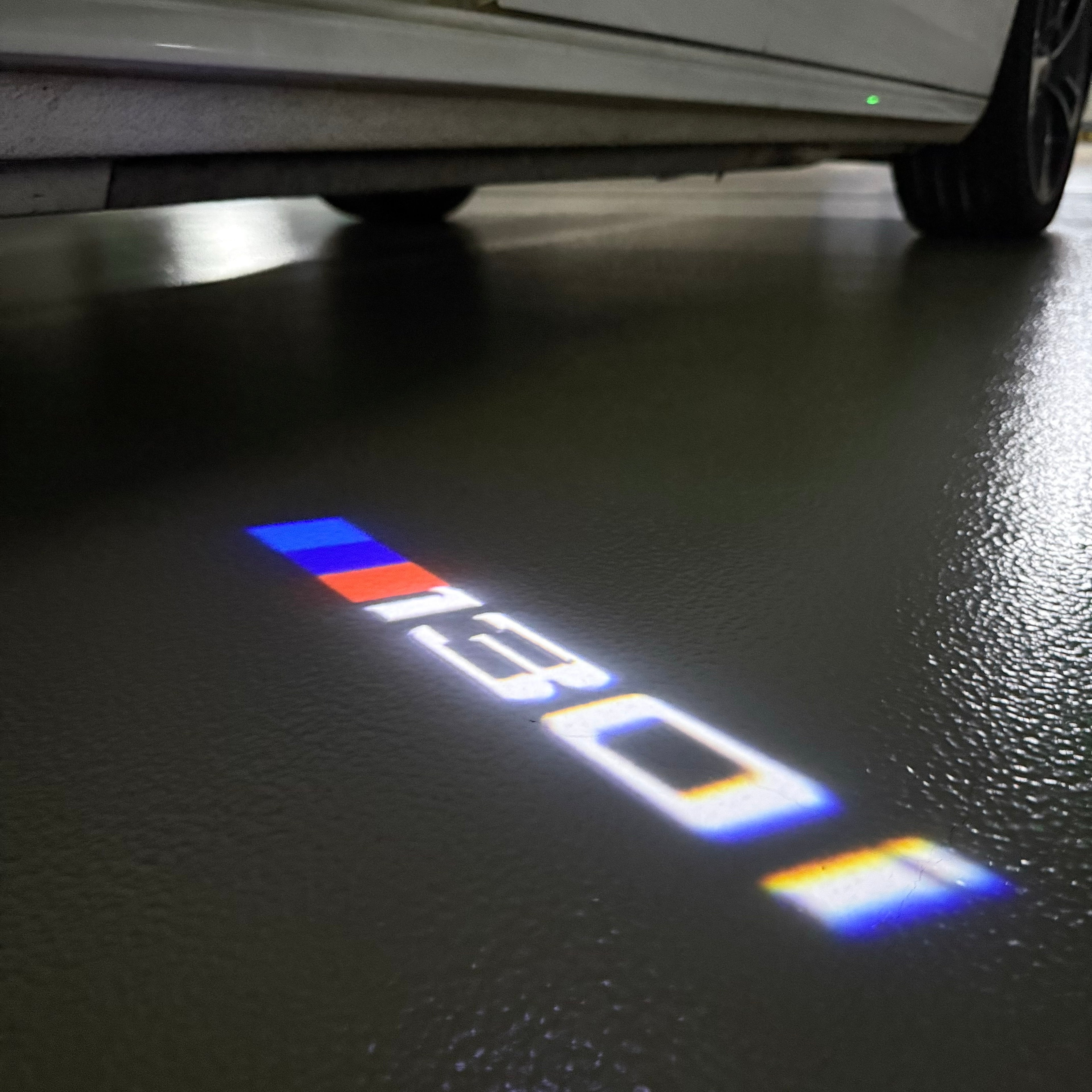 BMW  1 SERIES 130  LOGO PROJECTOT LIGHTS (quantity 1 = 1 sets/2 door lights) Nr.6024t19