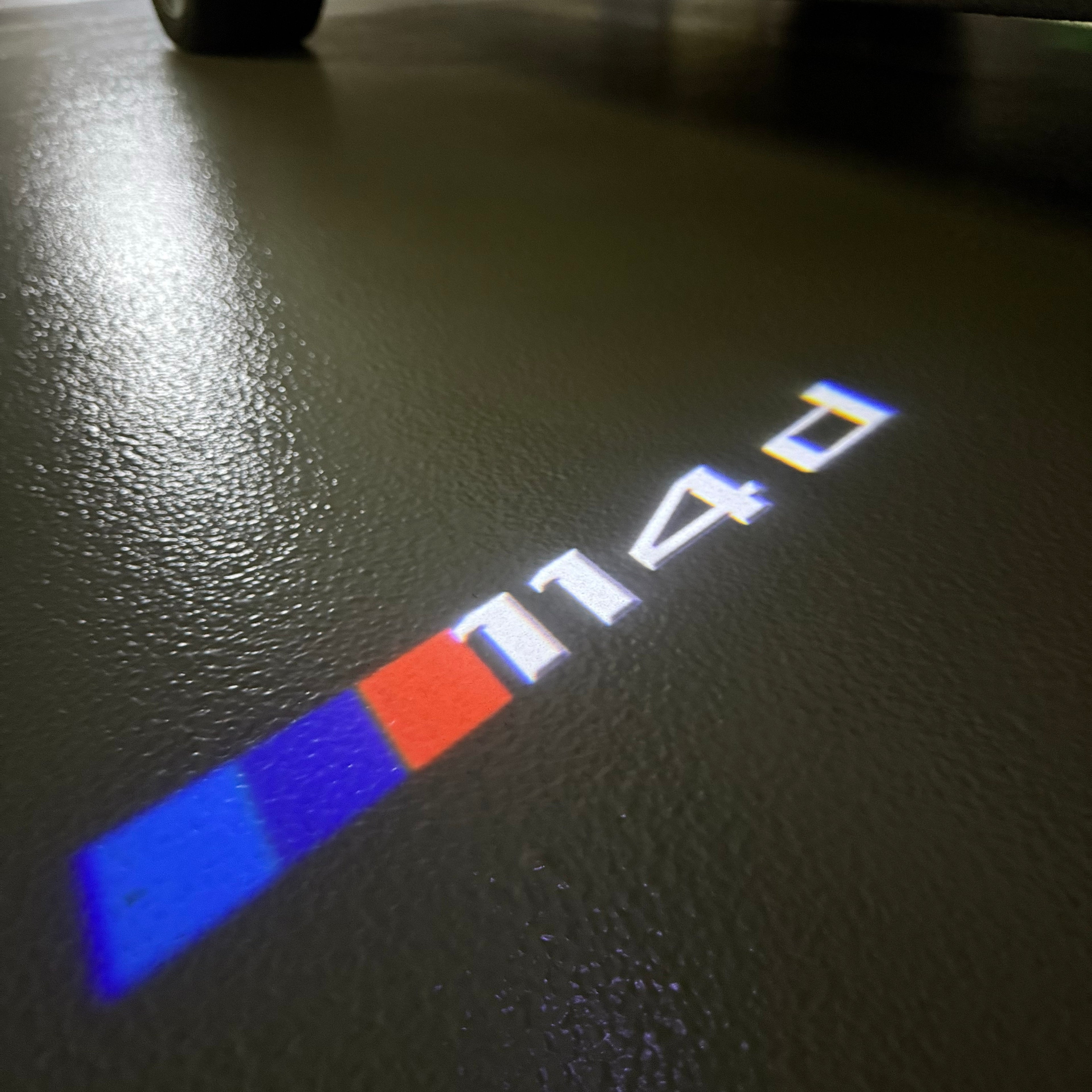 BMW 1 SERIES  114   LOGO PROJECTOT LIGHTS (quantity 1 = 1 sets/2 door lights) Nr.6024t1H