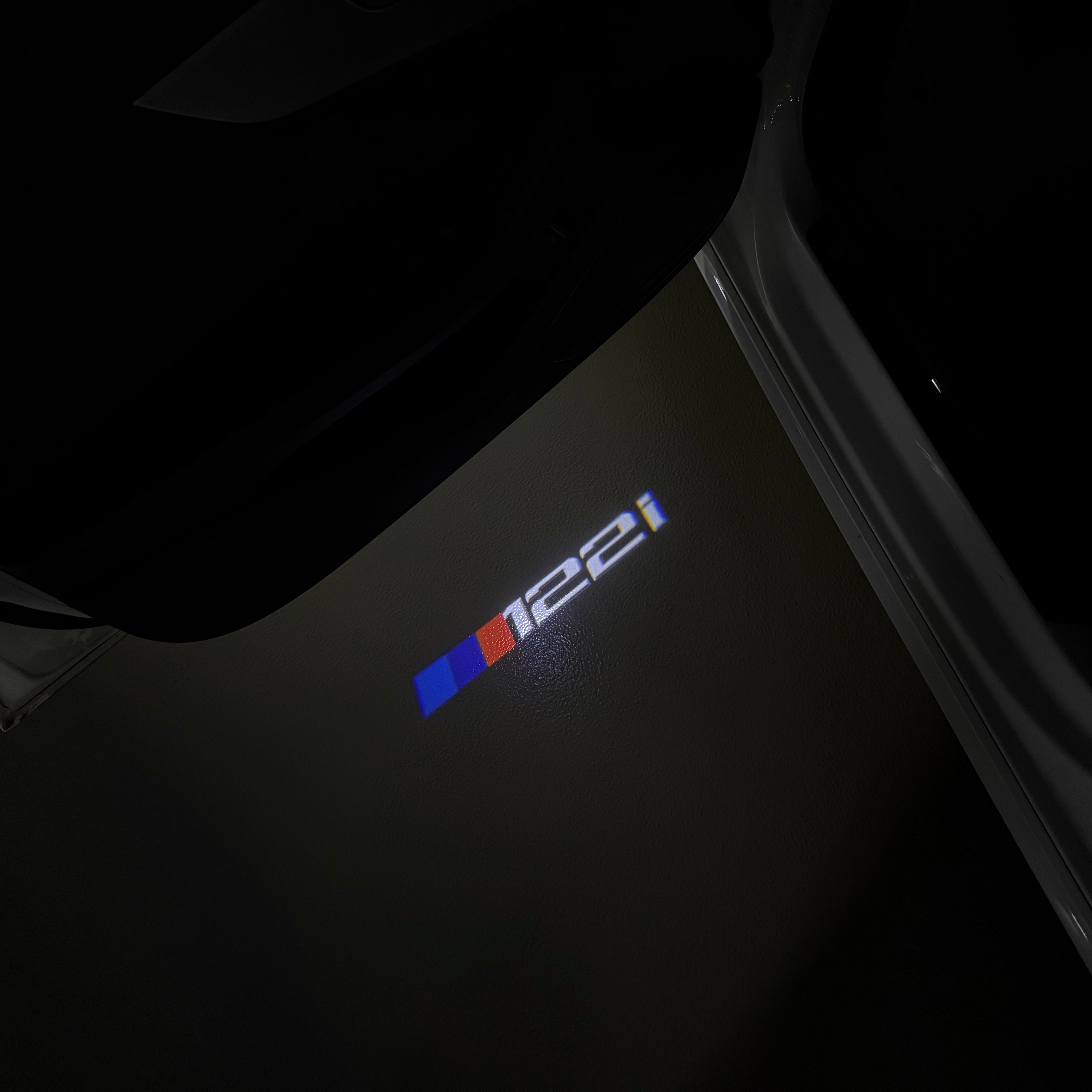 BMW 1 SERIES  122   LOGO PROJECTOT LIGHTS (quantity 1 = 1 sets/2 door lights) Nr.6024t20