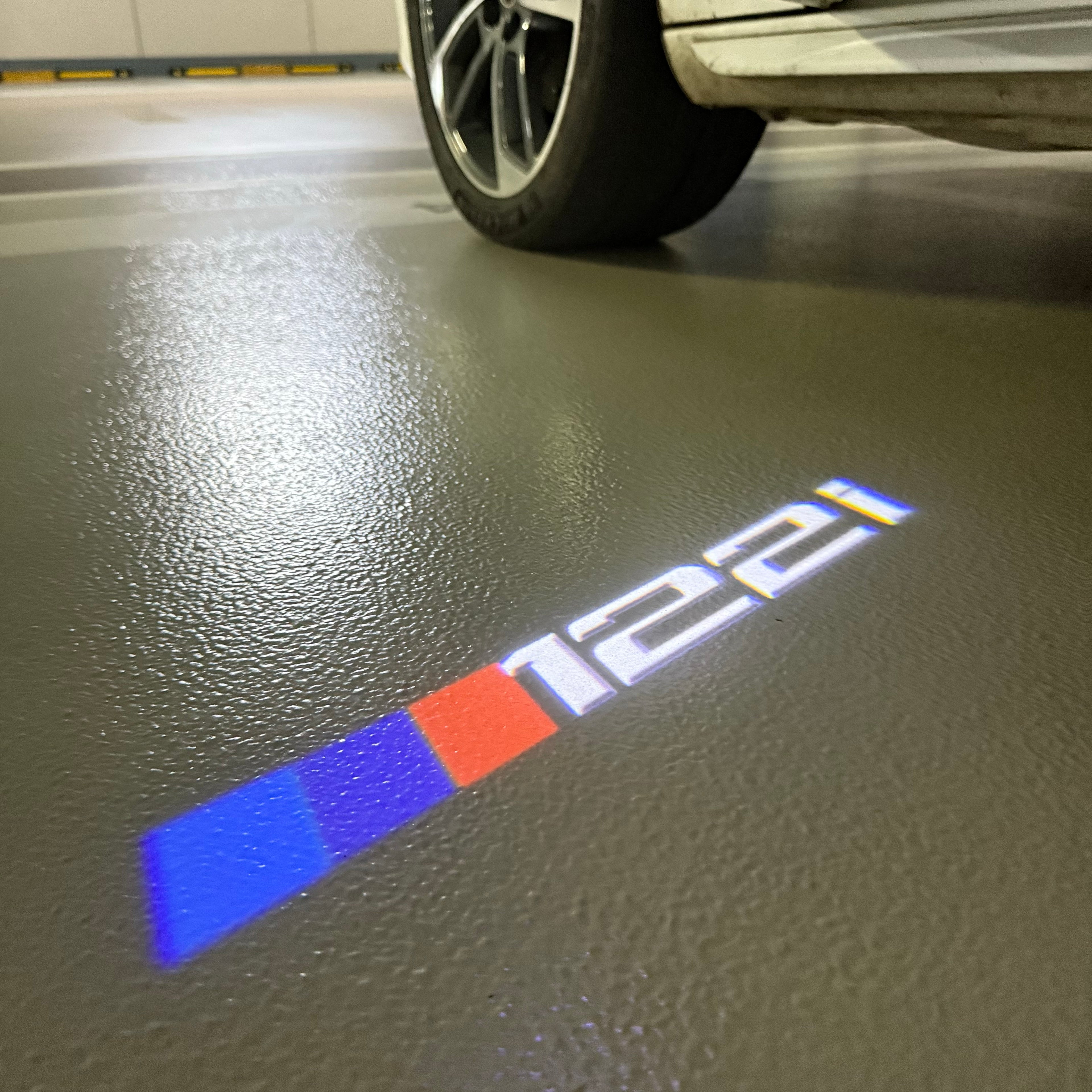 BMW 1 SERIES  122   LOGO PROJECTOT LIGHTS (quantity 1 = 1 sets/2 door lights) Nr.6024t20