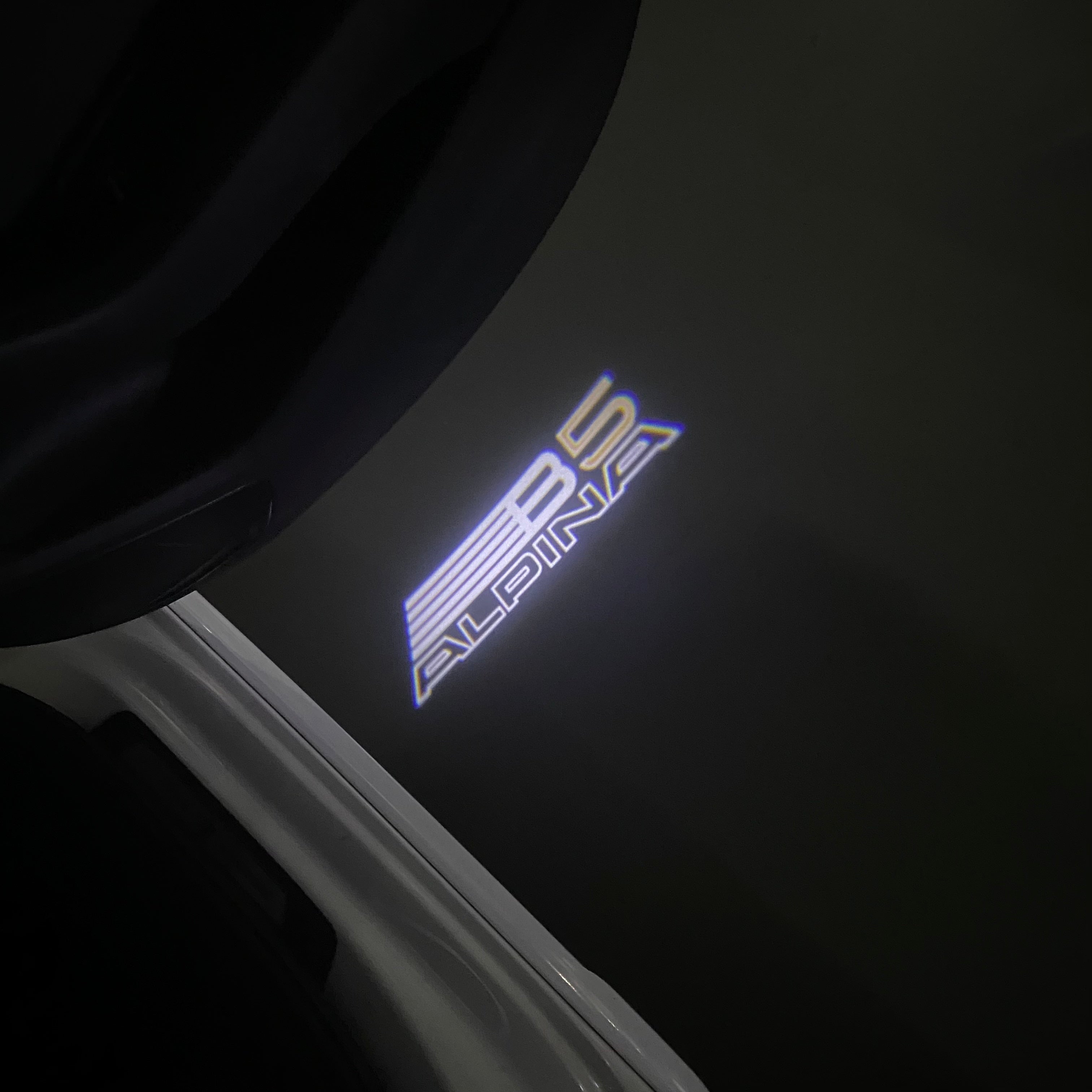 ALPINA B5   LOGO PROJECTOT LIGHTS  (quantity 1 = 1 sets/2 door lights) Nr.07A22