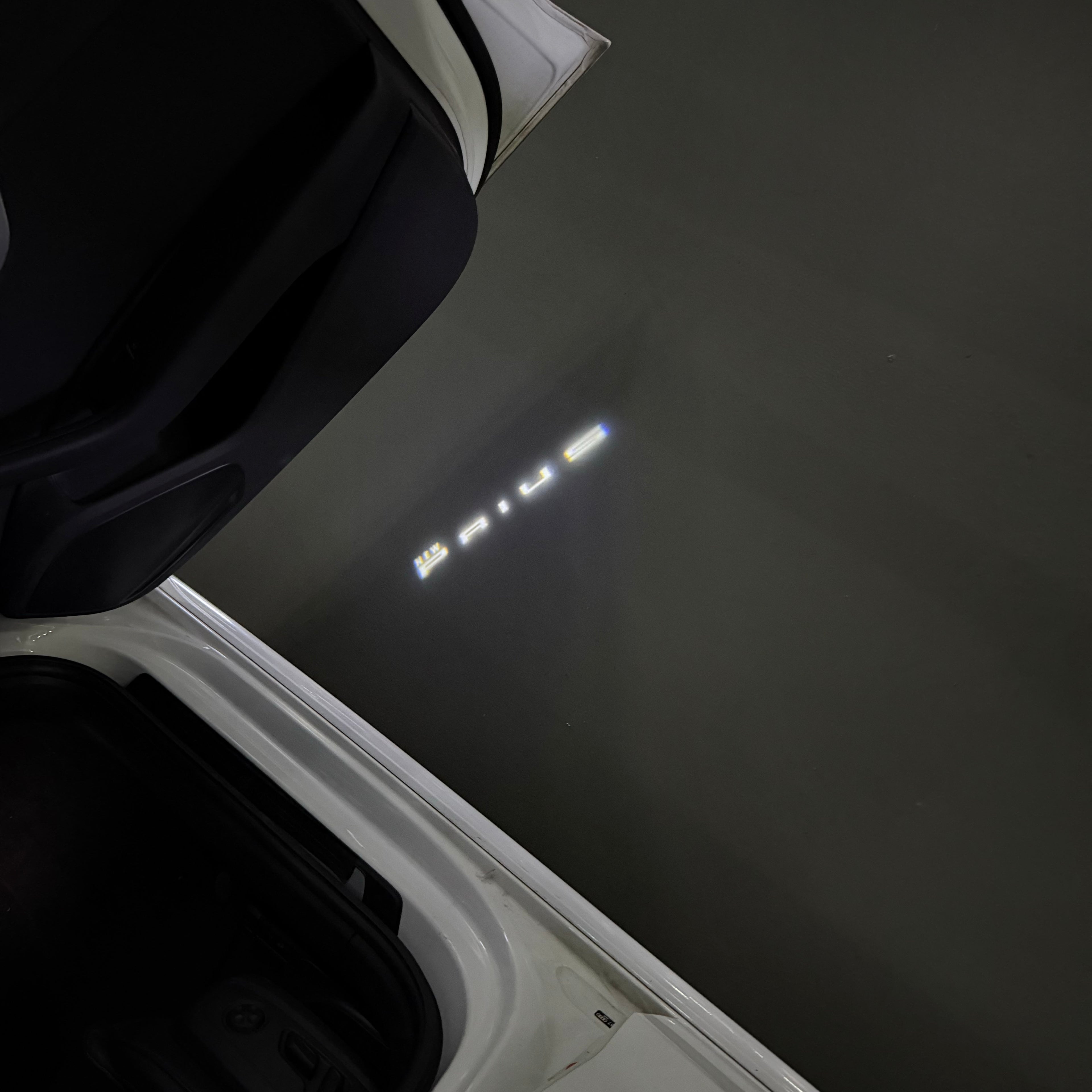 TOYOTA  PRIUS LOGO PROJECROTR LIGHTS  (quantity 1 = 1 sets/2 door lights) Nr.0G24