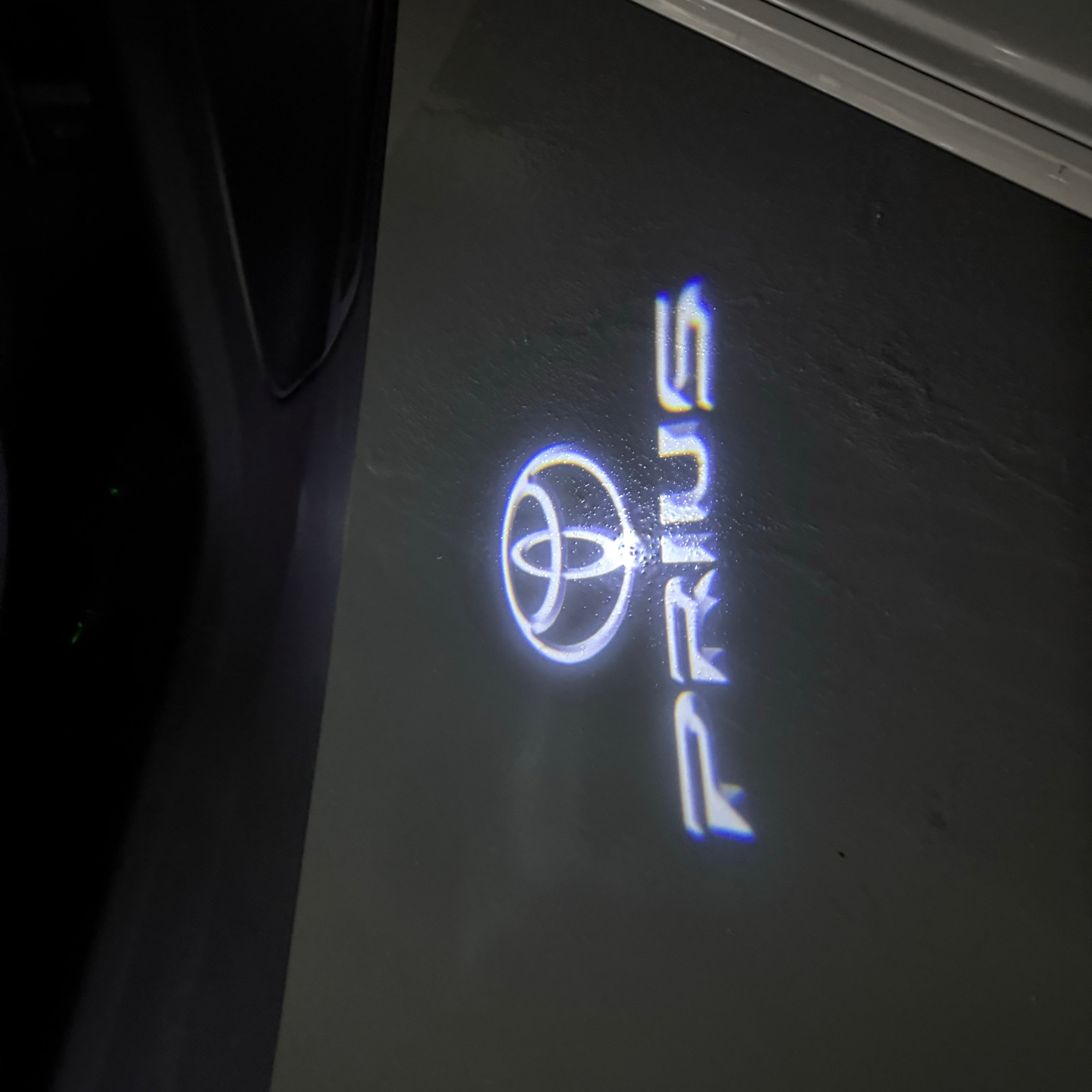 Toyota LOGO PROJECROTR LIGHTS Nr.02 (cantidad 1 = 1 juego/2 luces de puerta)