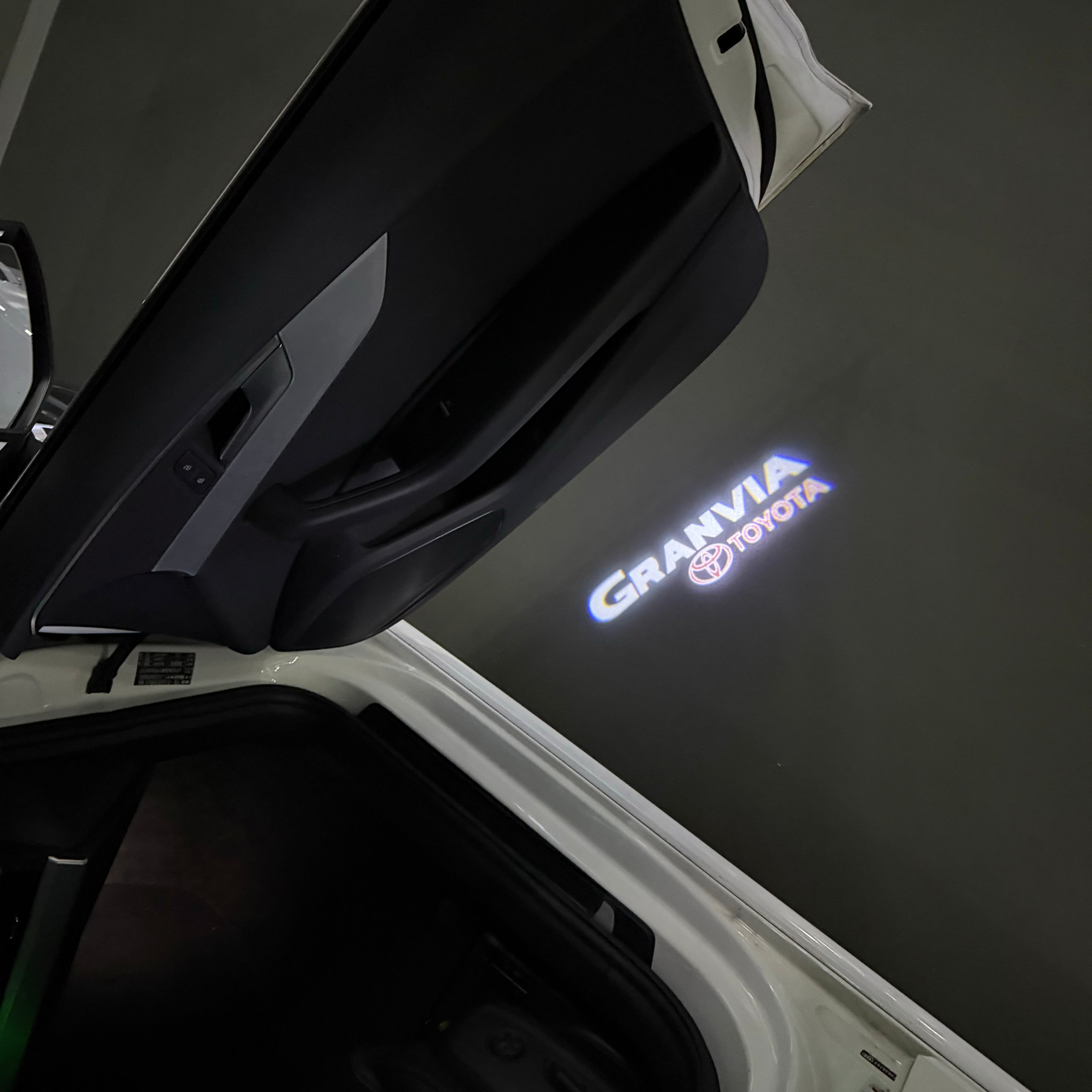 Toyota LOGO PROJECTOR LIGHTS Nr.02 (Anzahl 1 = 1 Sätze / 2 Türlichter)