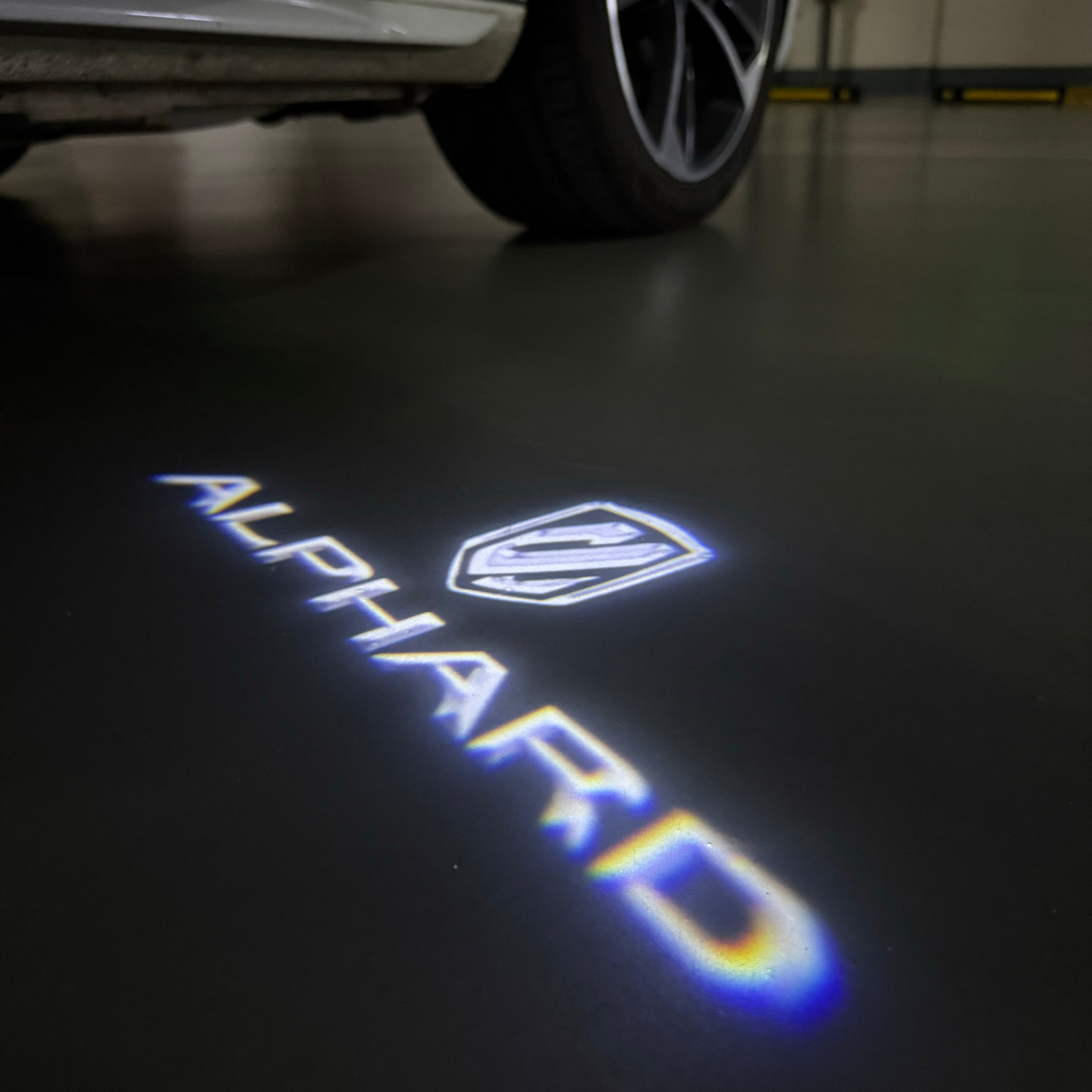 TOYOTA  ALPHARD LOGO PROJECROTR LIGHTS  (quantity 1 = 1 sets/2 door lights) Nr.0G52