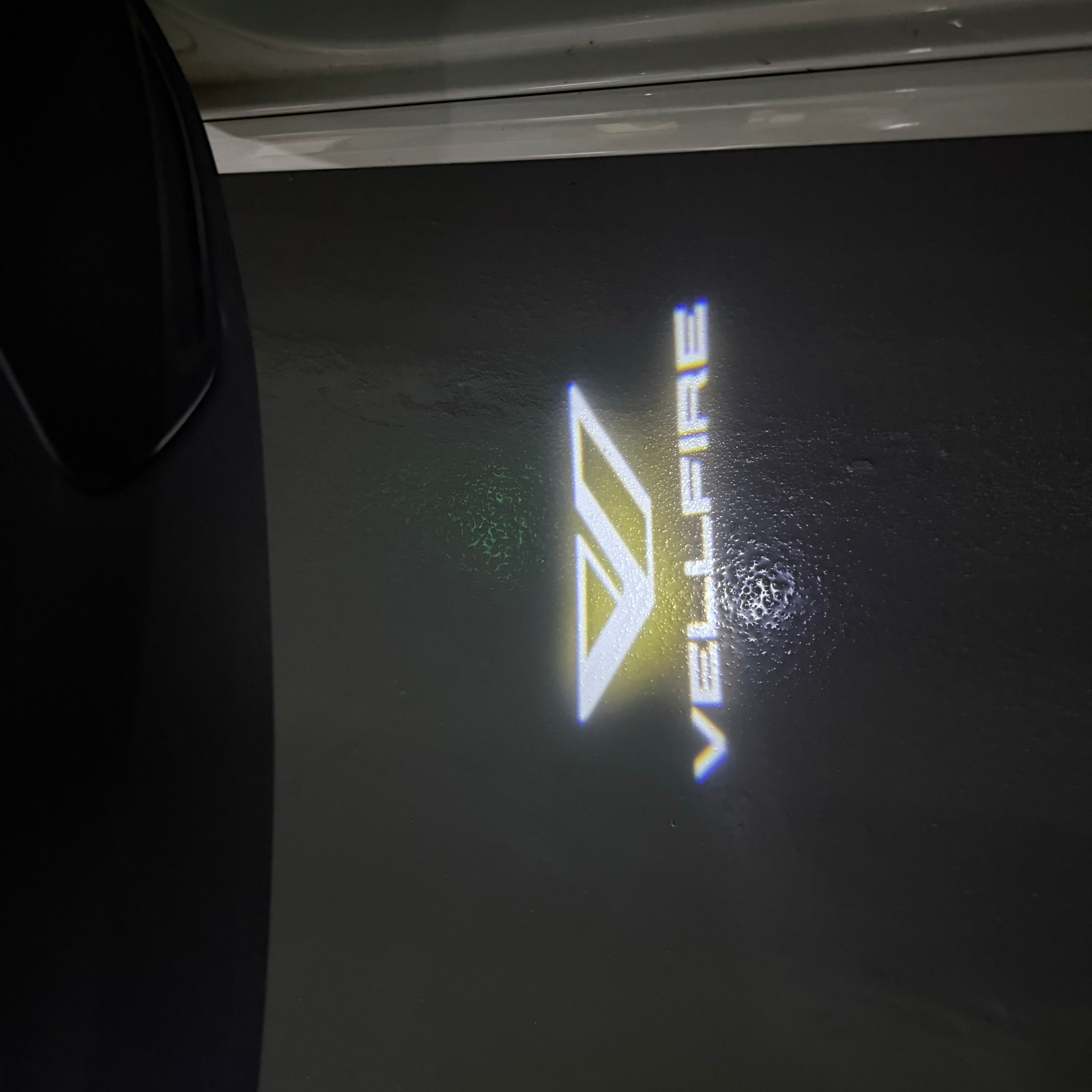 TOYOTA  VELLFIRE LOGO PROJECROTR LIGHTS  (quantity 1 = 1 sets/2 door lights) Nr.0G57