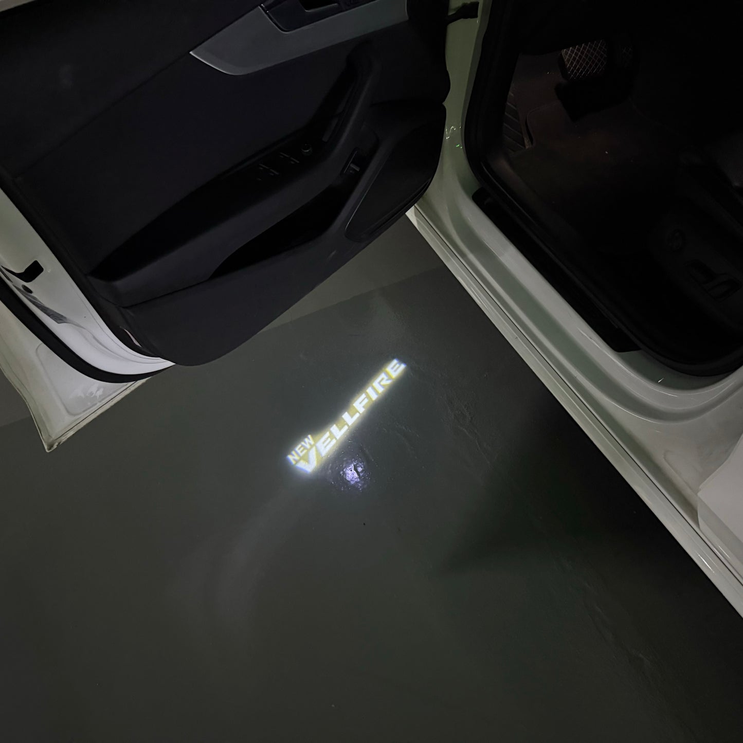 Toyota LOGO PROJECROTR LIGHTS Nr.02 (quantité 1 = 1 ensembles / 2 feux de porte)