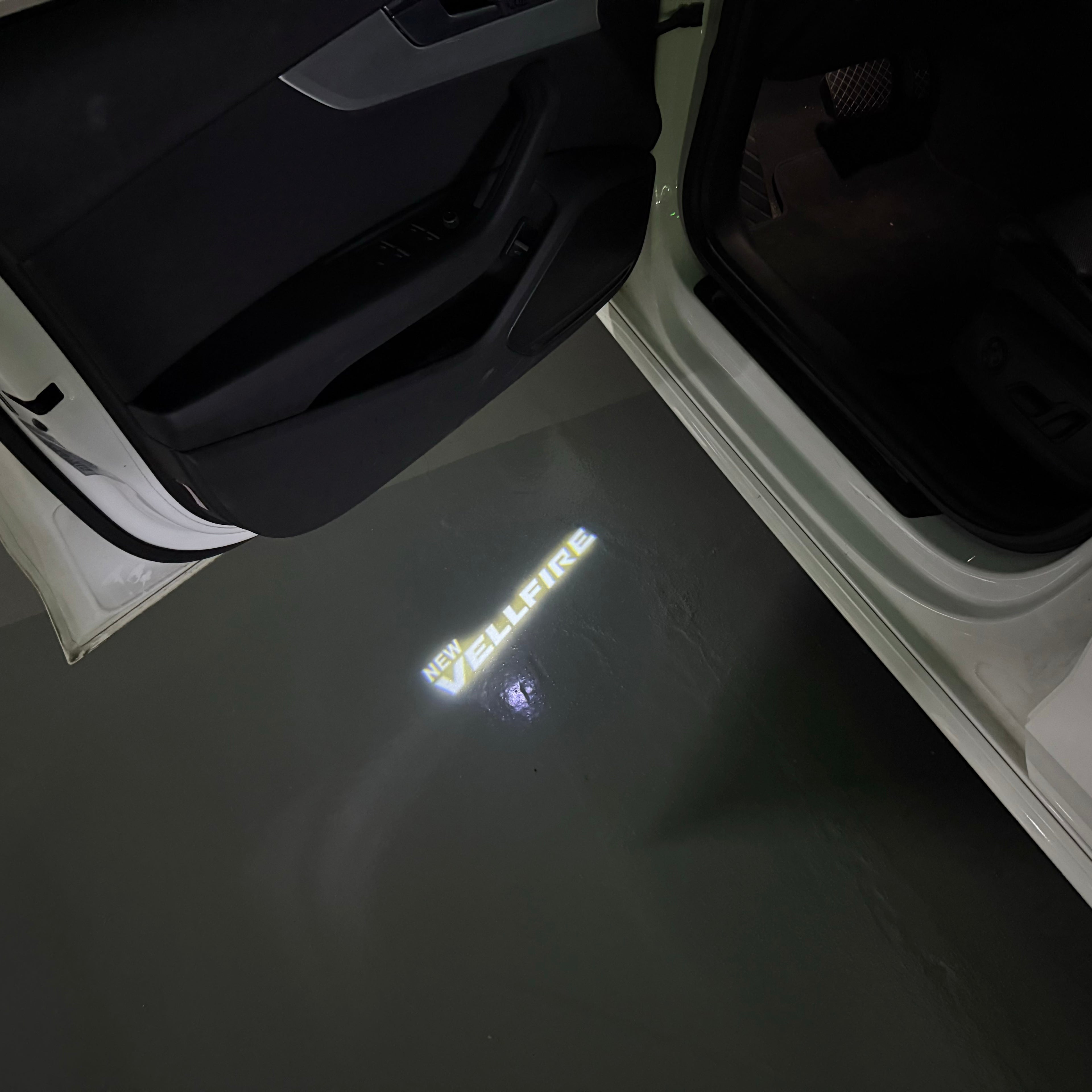 تويوتا LOGO PROJECROTR أضواء Nr.02 (كمية 1 = 1 مجموعات / 2 أضواء الباب)