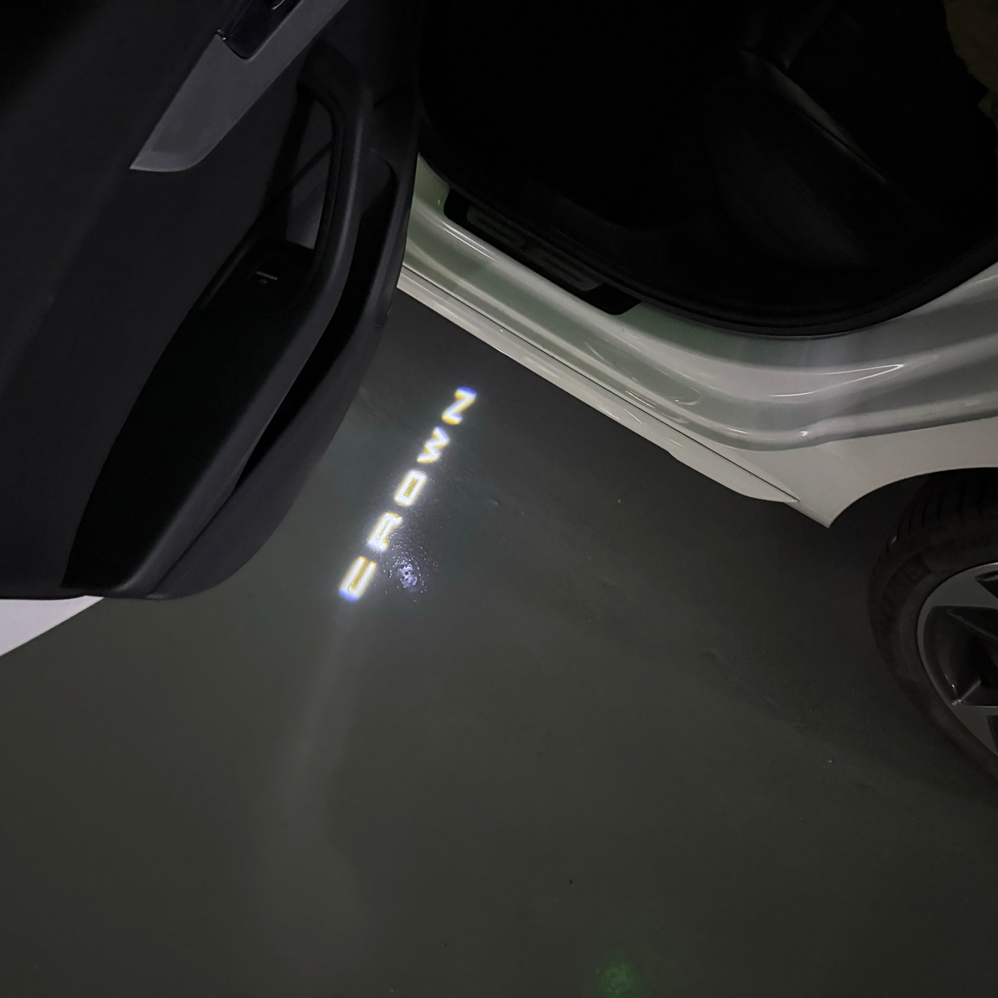 Toyota LOGO PROJECROTR LIGHTS Nr.02 (quantité 1 = 1 ensembles / 2 feux de porte)