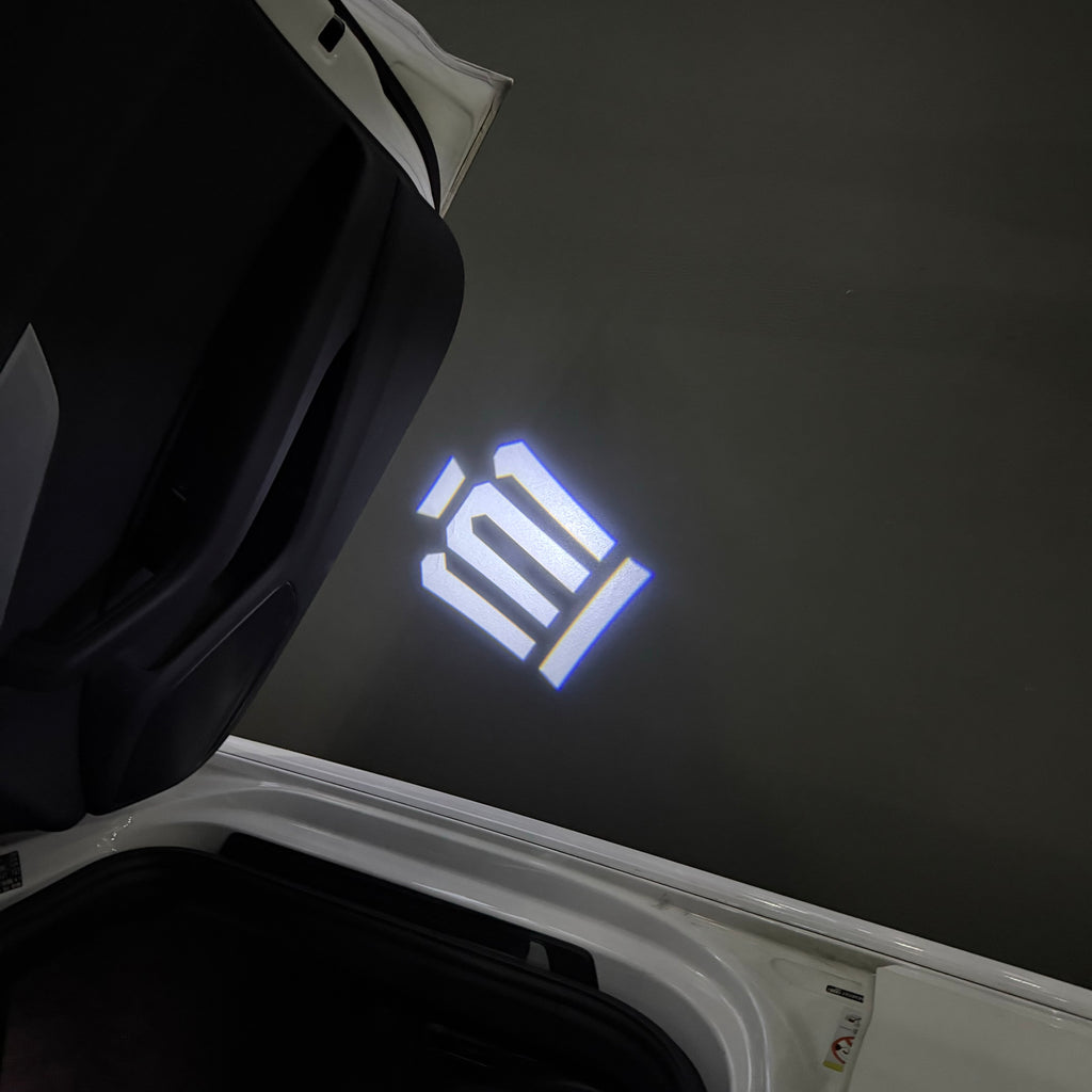 TOYOTA  CROWN  LOGO PROJECROTR LIGHTS  (quantity 1 = 1 sets/2 door lights) Nr.0GP24