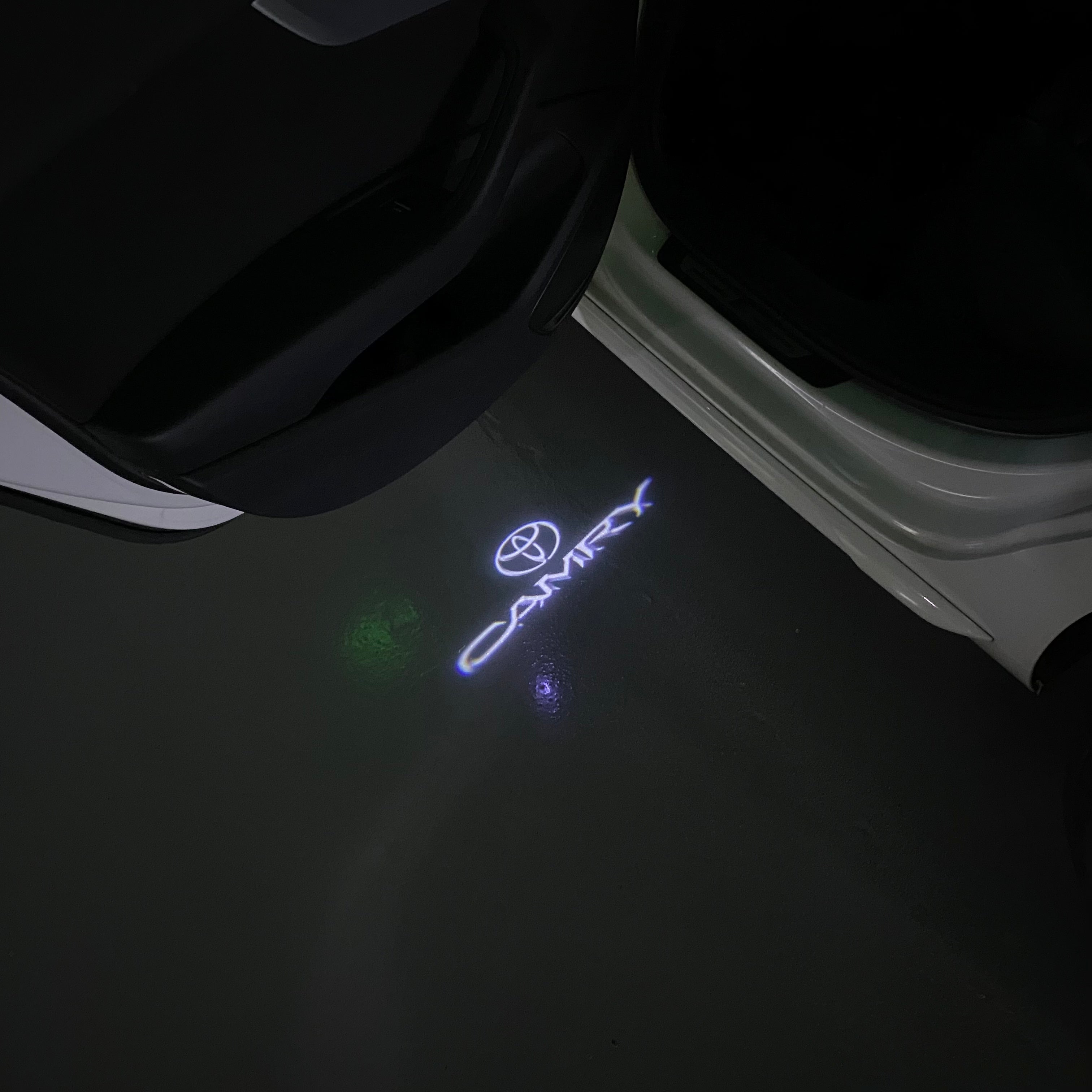 Toyota LOGO PROJECROTR LIGHTS Nr.02 (cantidad 1 = 1 juego/2 luces de puerta)