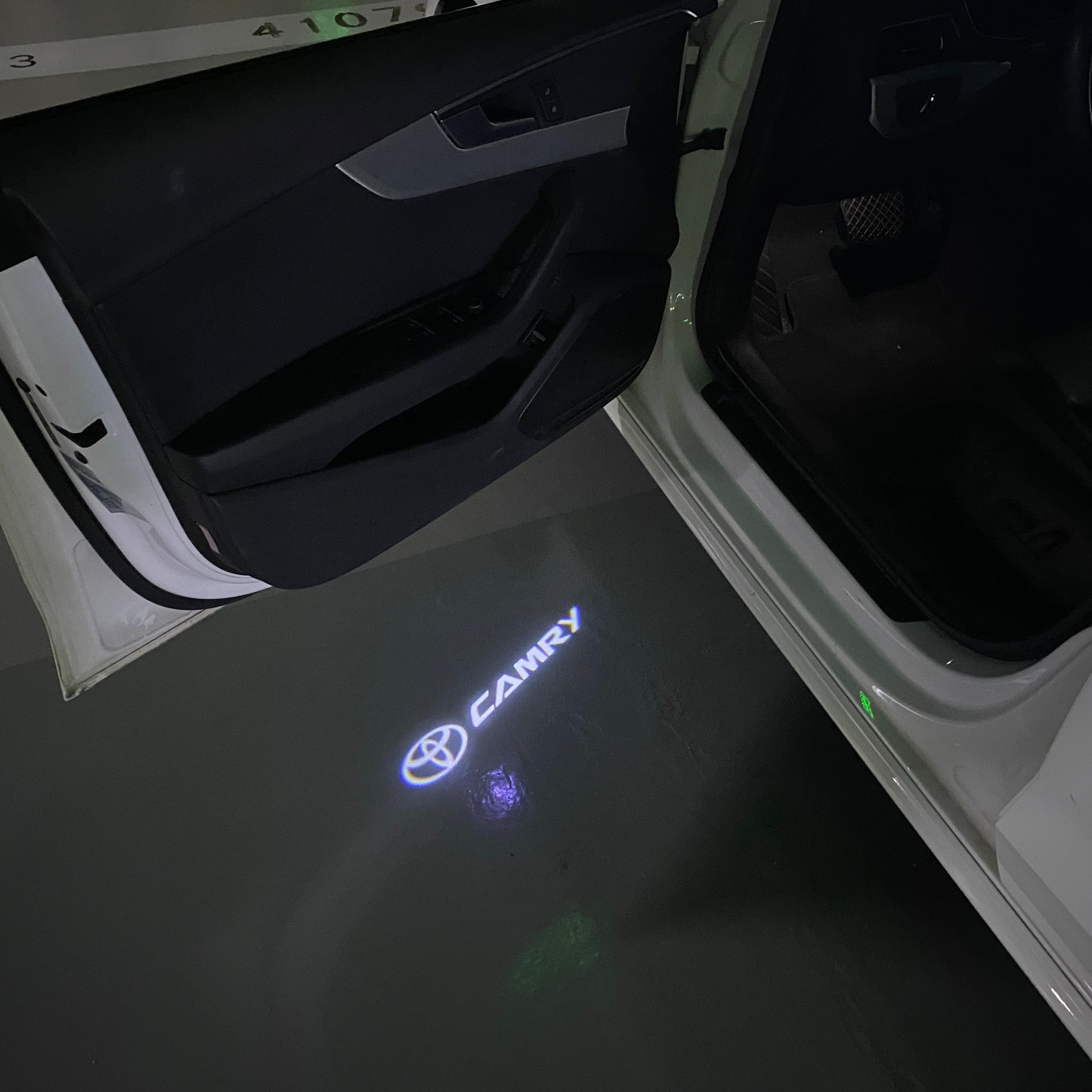 Toyota LOGO PROJECTOR LIGHTS Nr.02 (Anzahl 1 = 1 Sätze / 2 Türlichter)