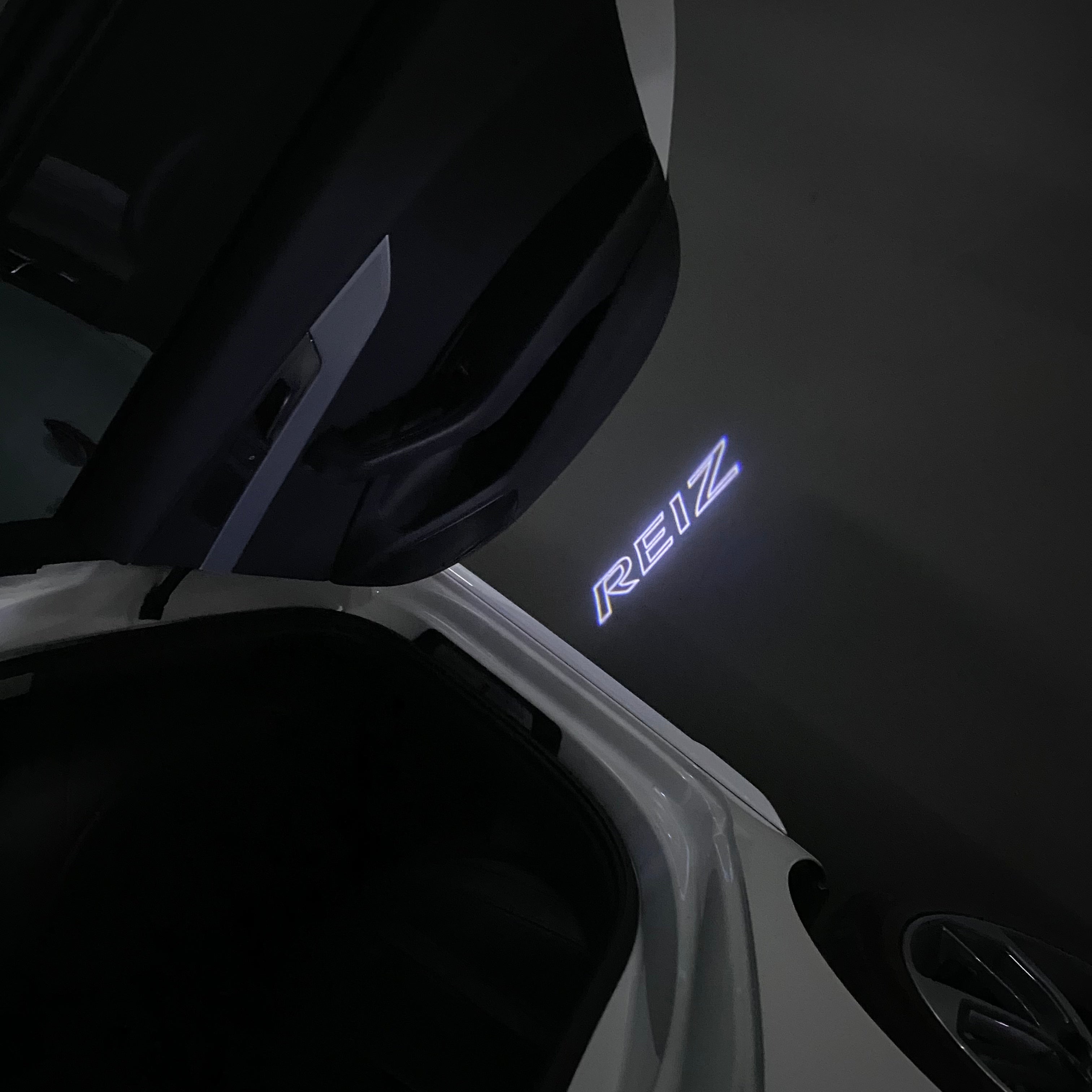 Toyota LOGO PROJECROTR LIGHTS Nr.02 (cantidad 1 = 1 juego/2 luces de puerta)