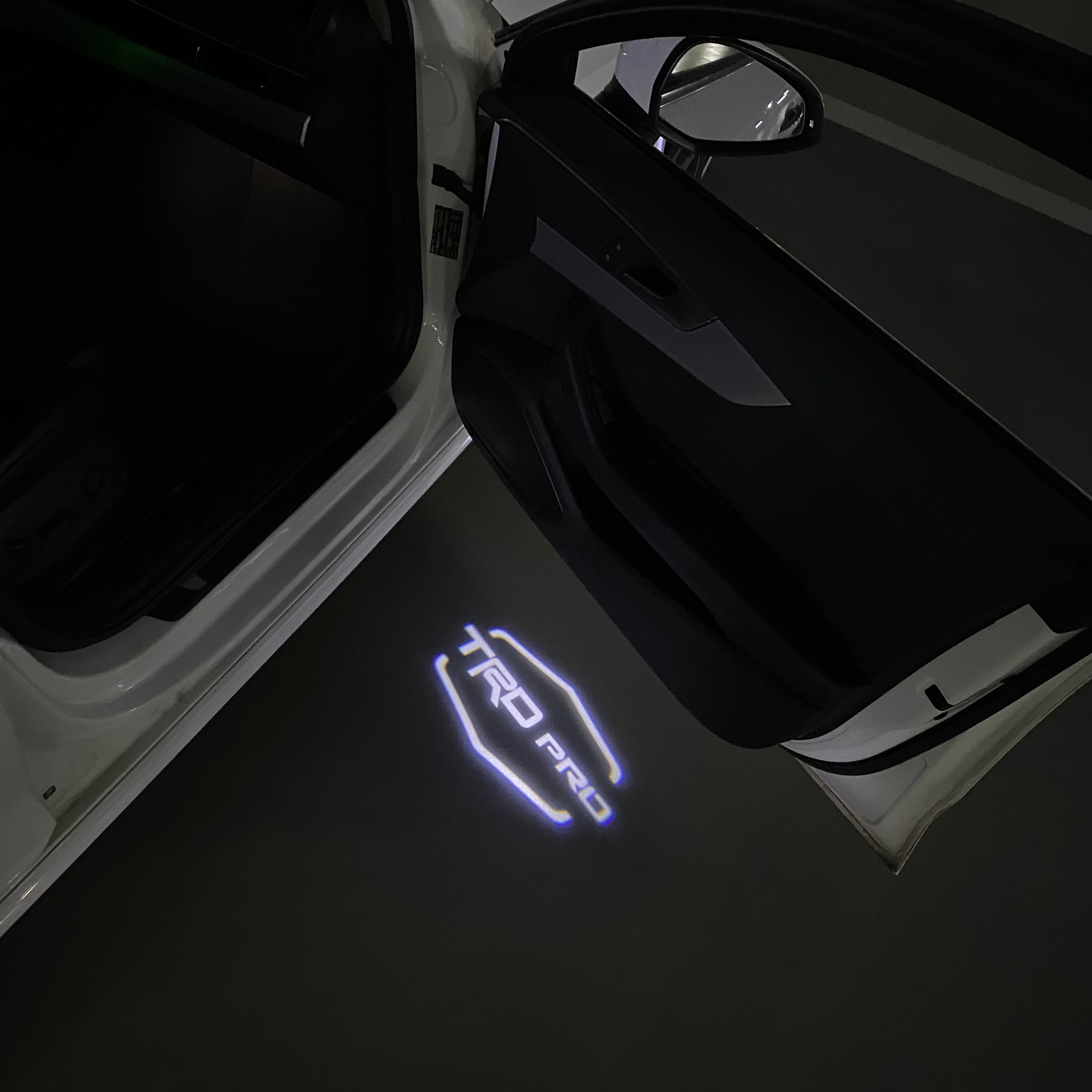 TRD LOGO PROJECROTR LIGHTS  (quantity 1 = 1 sets/2 door lights) Nr.0G48