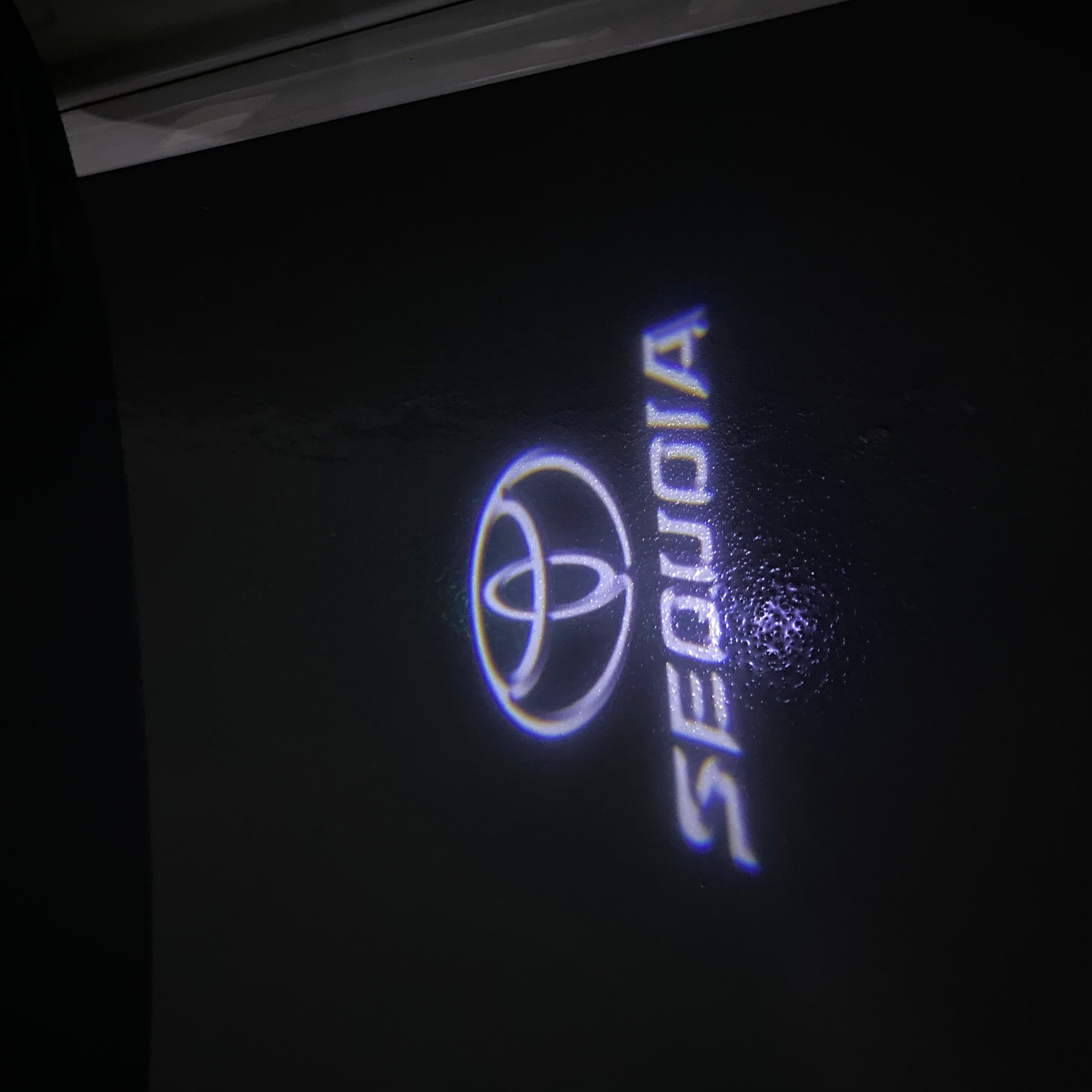 Toyota LOGO PROJECROTR LIGHTS Nr.02 (cantidad 1 = 1 juego/2 luces de puerta)