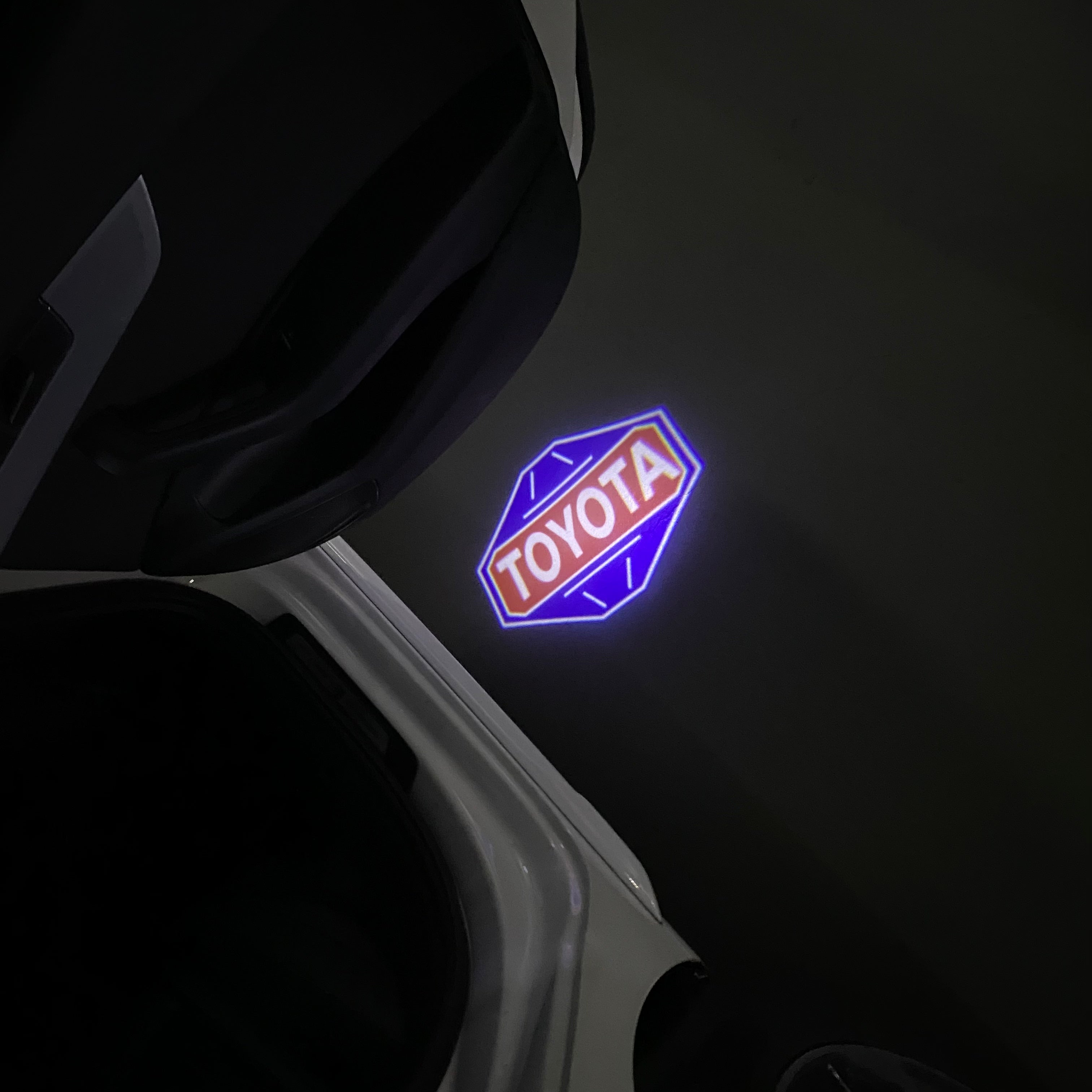Toyota LOGO PROJECROTR LIGHTS Nr.02 (cantidad 1 = 1 juego/2 luces de puerta)