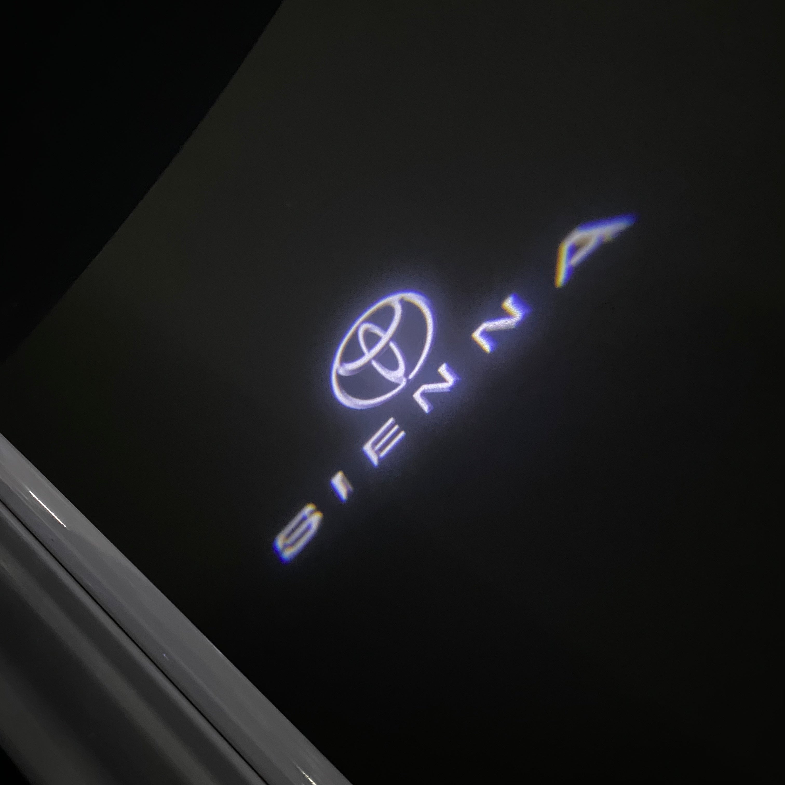Toyota LOGO PROJECROTR LIGHTS Nr.02 (cantidad 1 = 1 juego/2 luces de puerta)