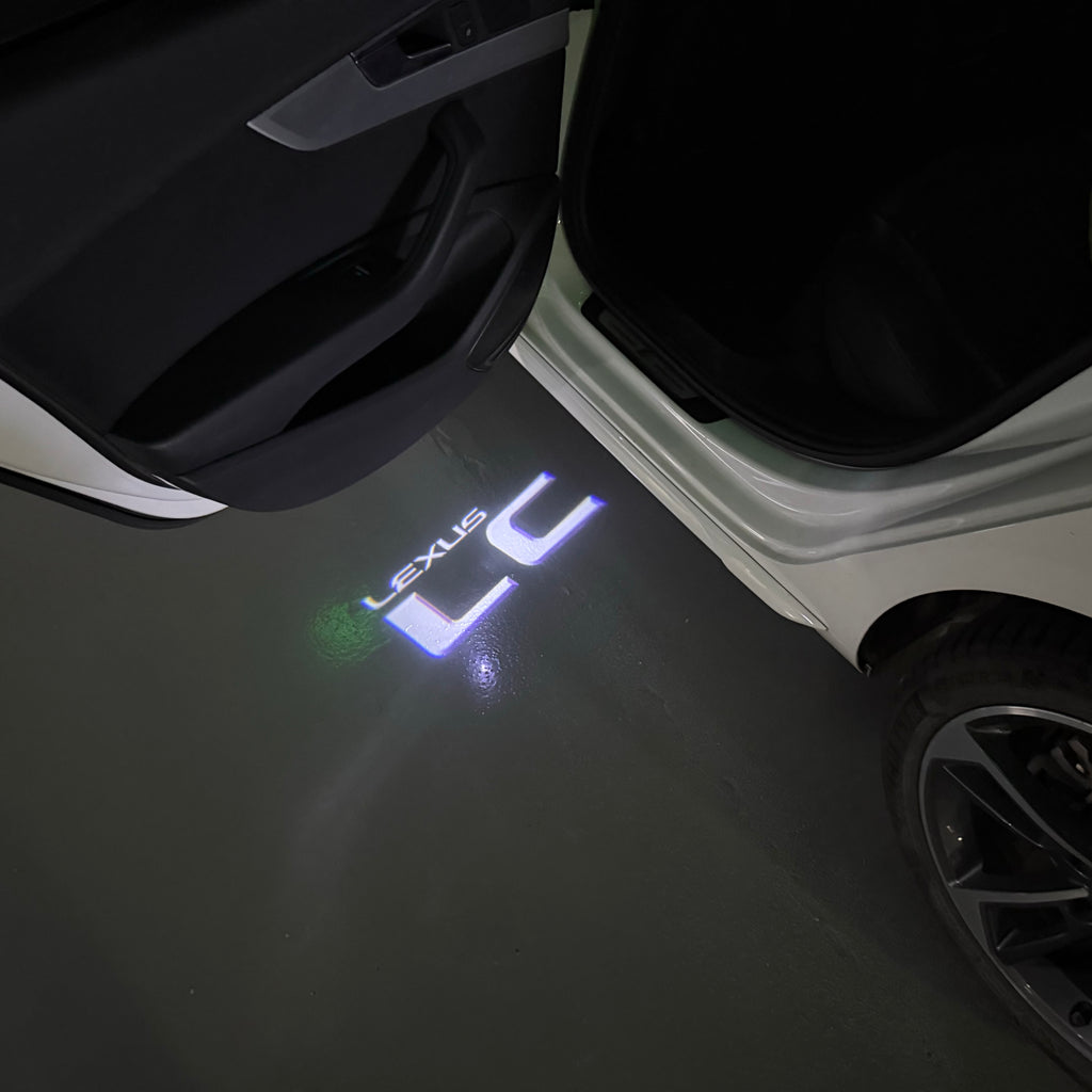 LEXUS LOGO PROJECTOR LIGHTS Nr.01 (الكمية 1 = 1 مجموعة / 2 أضواء باب)