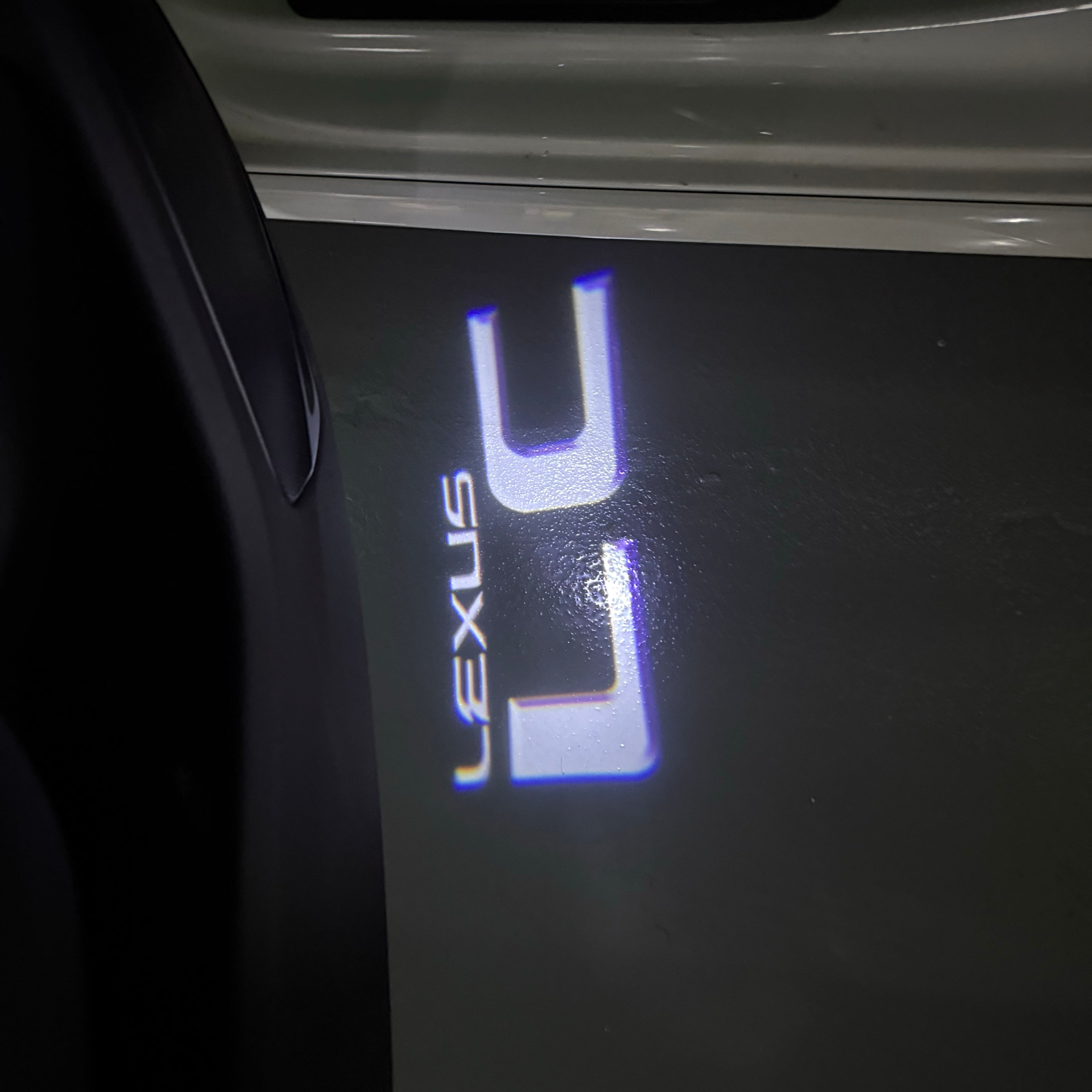 LEXUS LOGO PROJECROTR LIGHTS Nr.01 (Menge 1 = 1 Sets/2 Türleuchten)