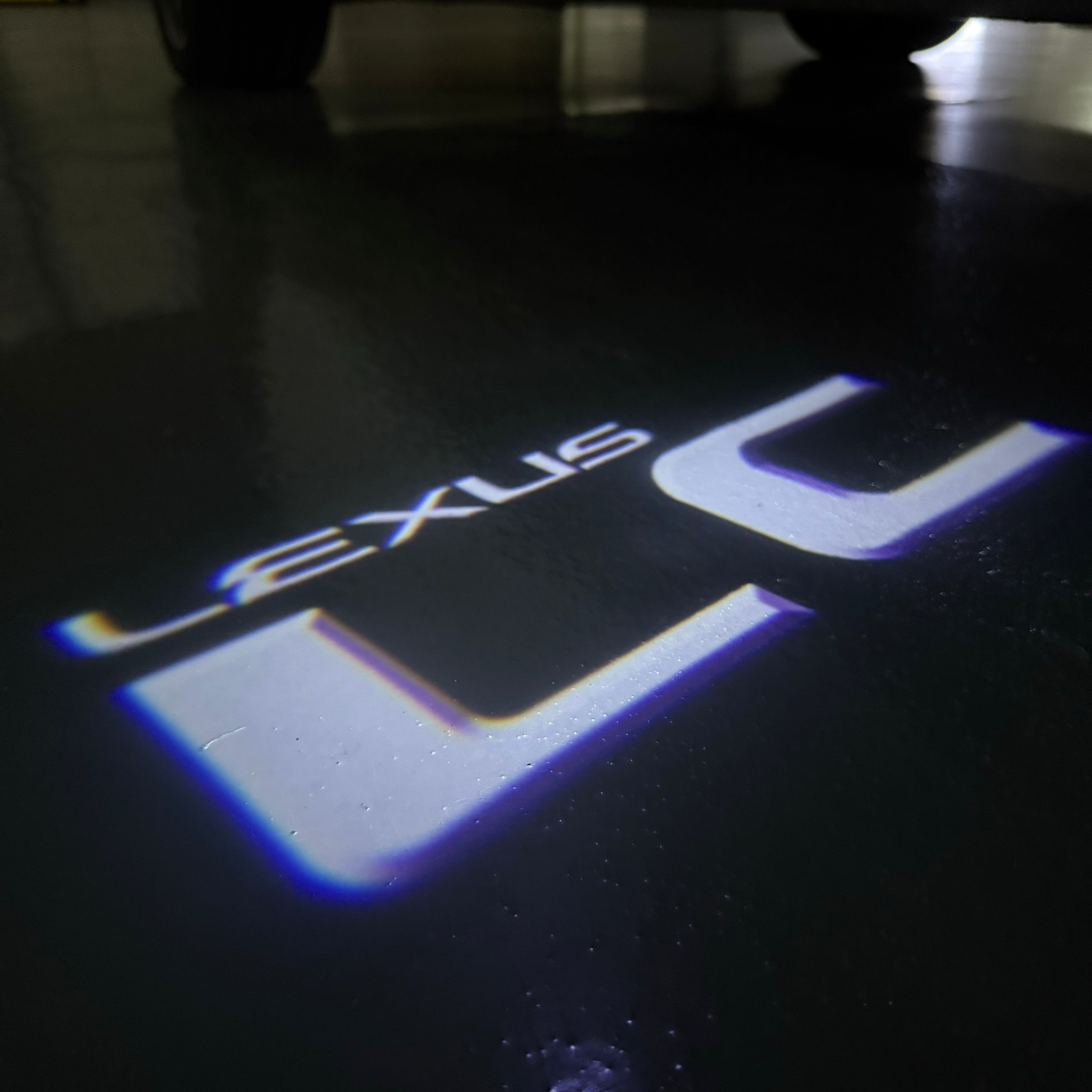 LEXUS LOGO PROJECROTR LIGHTS Nr.01 (Menge 1 = 1 Sets/2 Türleuchten)