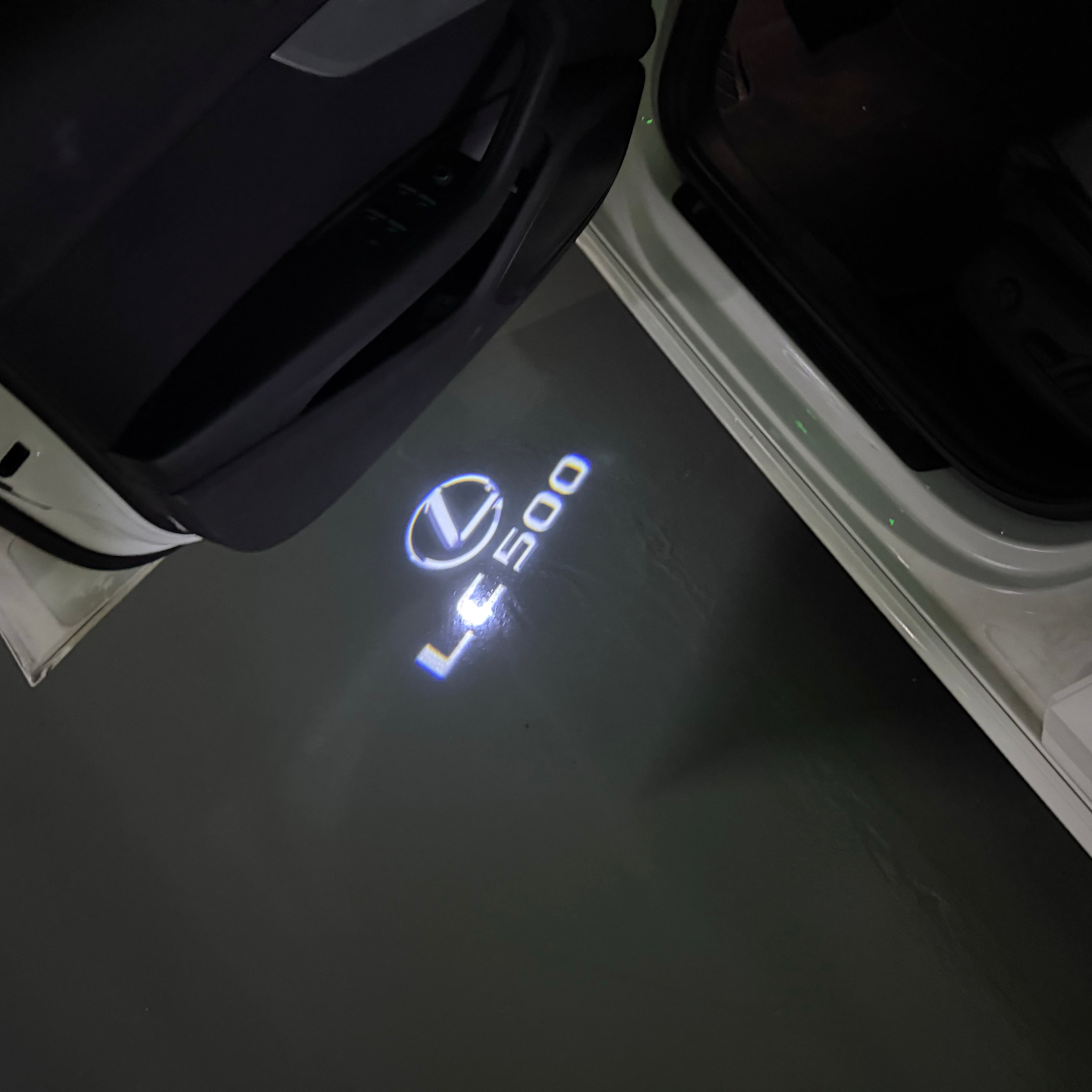 LEXUS LOGO PROJECROTR LIGHTS Nr.01 (Menge 1 = 1 Sets/2 Türleuchten)