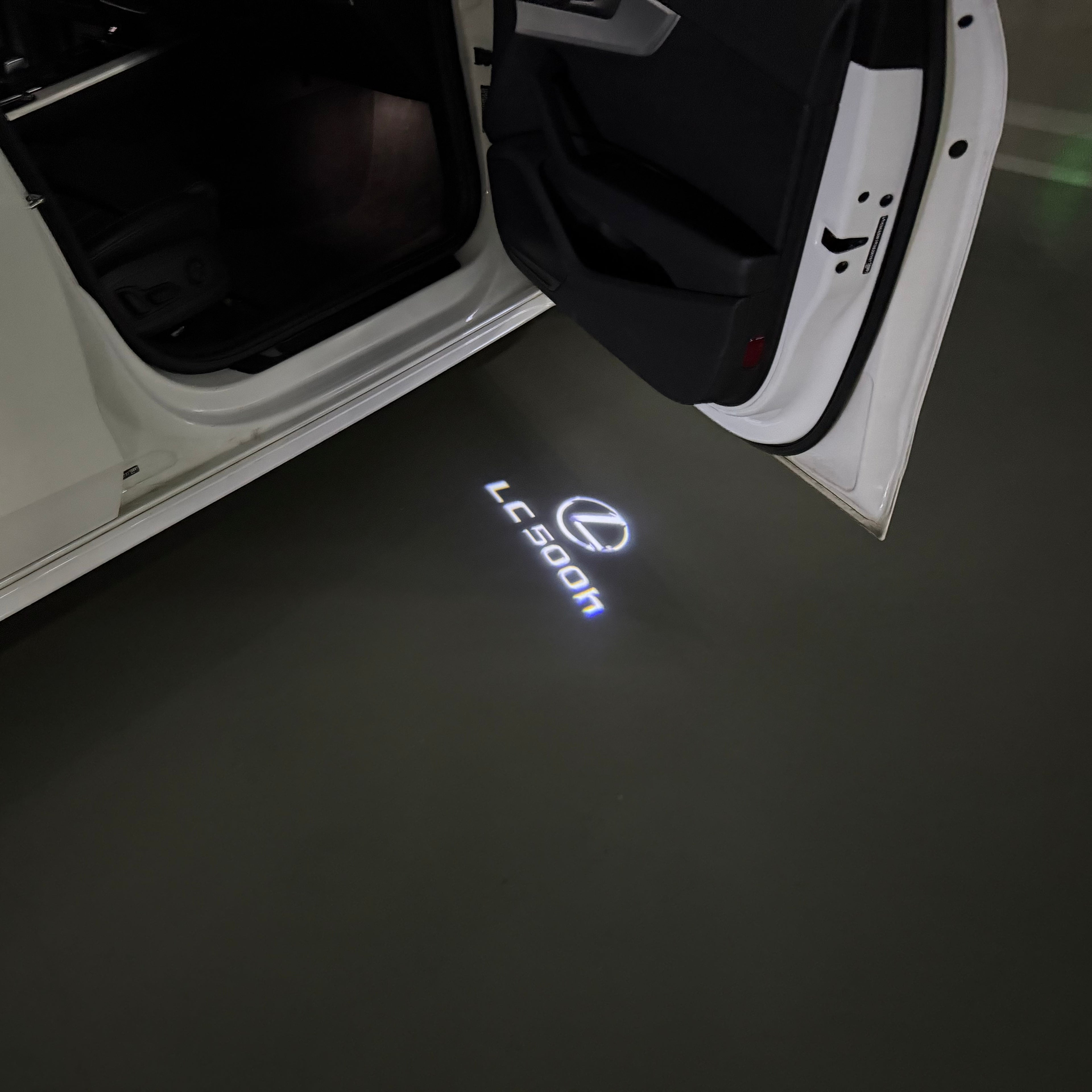 LEXUS LOGO PROJECROTR LIGHTS Nr.01 (Menge 1 = 1 Sets/2 Türleuchten)