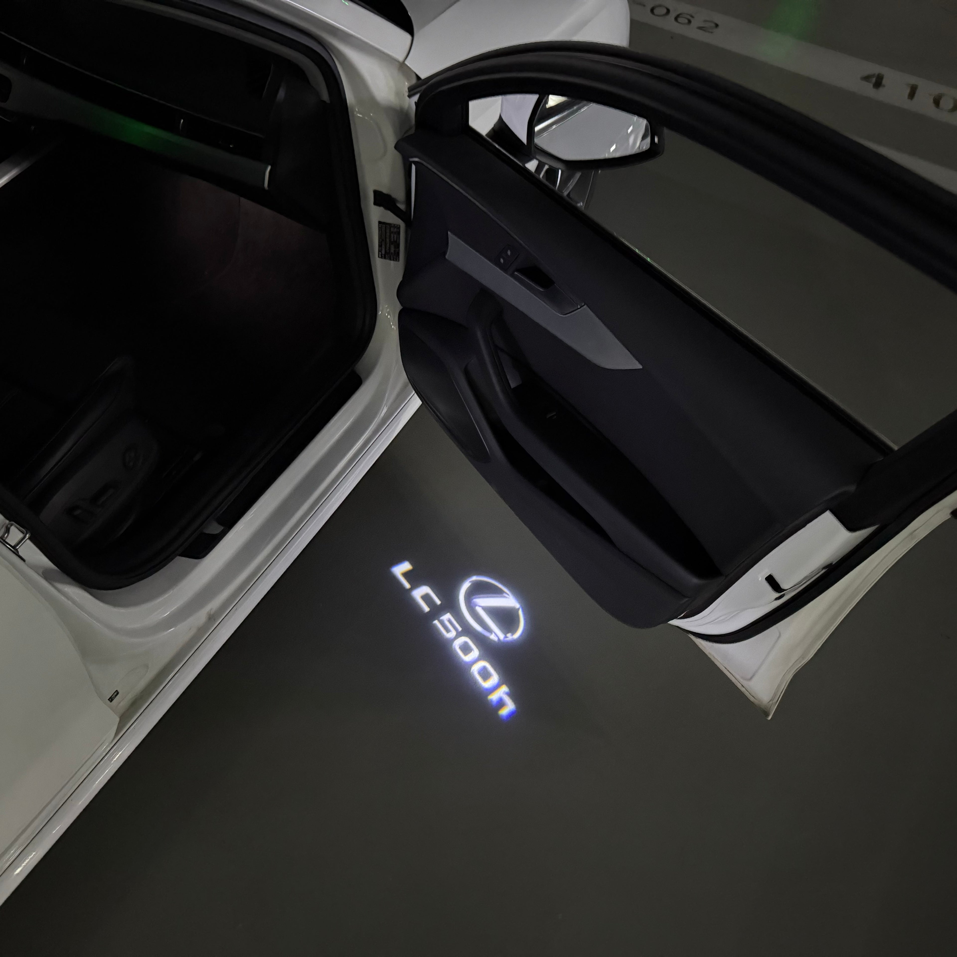 LEXUS LOGO PROJECROTR LIGHTS Nr.01 (Menge 1 = 1 Sets/2 Türleuchten)