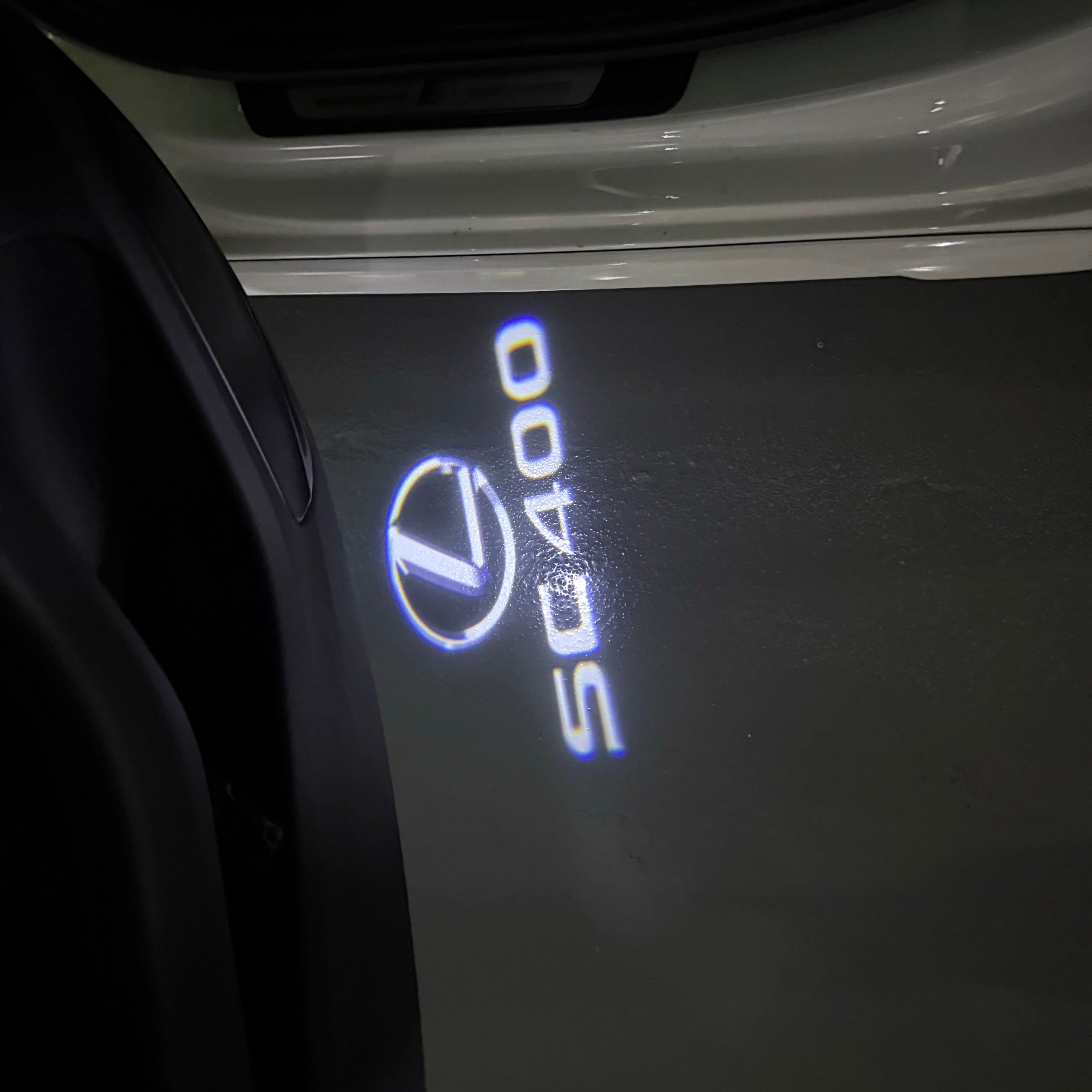 LEXUS LOGO PROJECROTR LIGHTS Nr.01 (Menge 1 = 1 Sets/2 Türleuchten)
