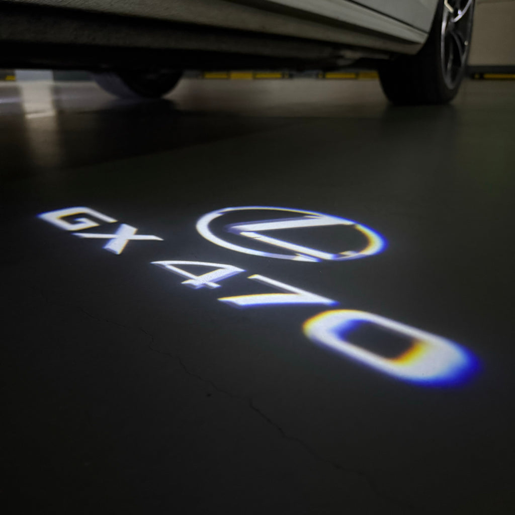 LEXUS LOGO PROJECTOR LIGHTS Nr.01 (الكمية 1 = 1 مجموعة / 2 أضواء باب)