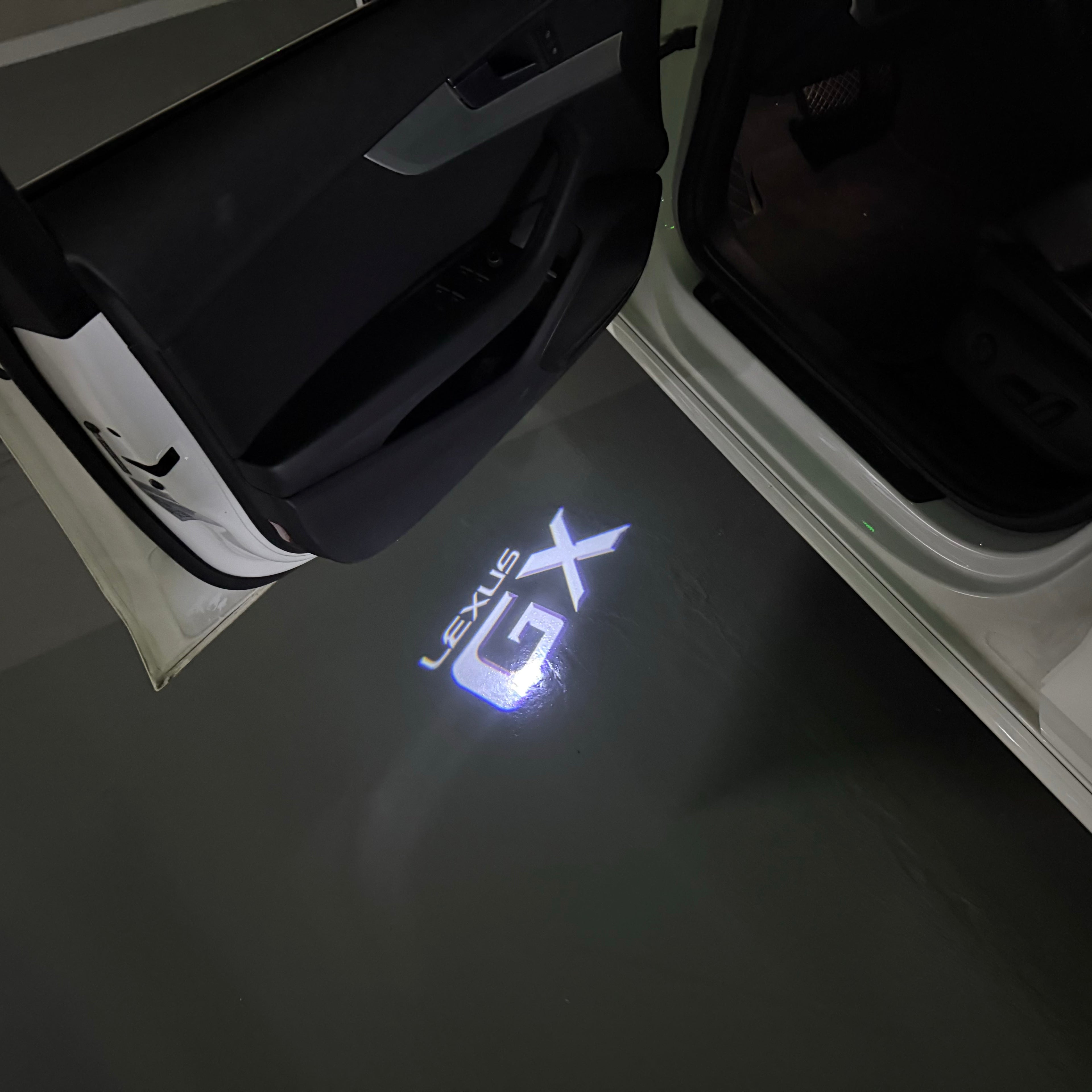 LUCES LEXUS LOGO PROJECROTR Nr.01 (cantidad 1 = 1 juegos / 2 luces de puerta)