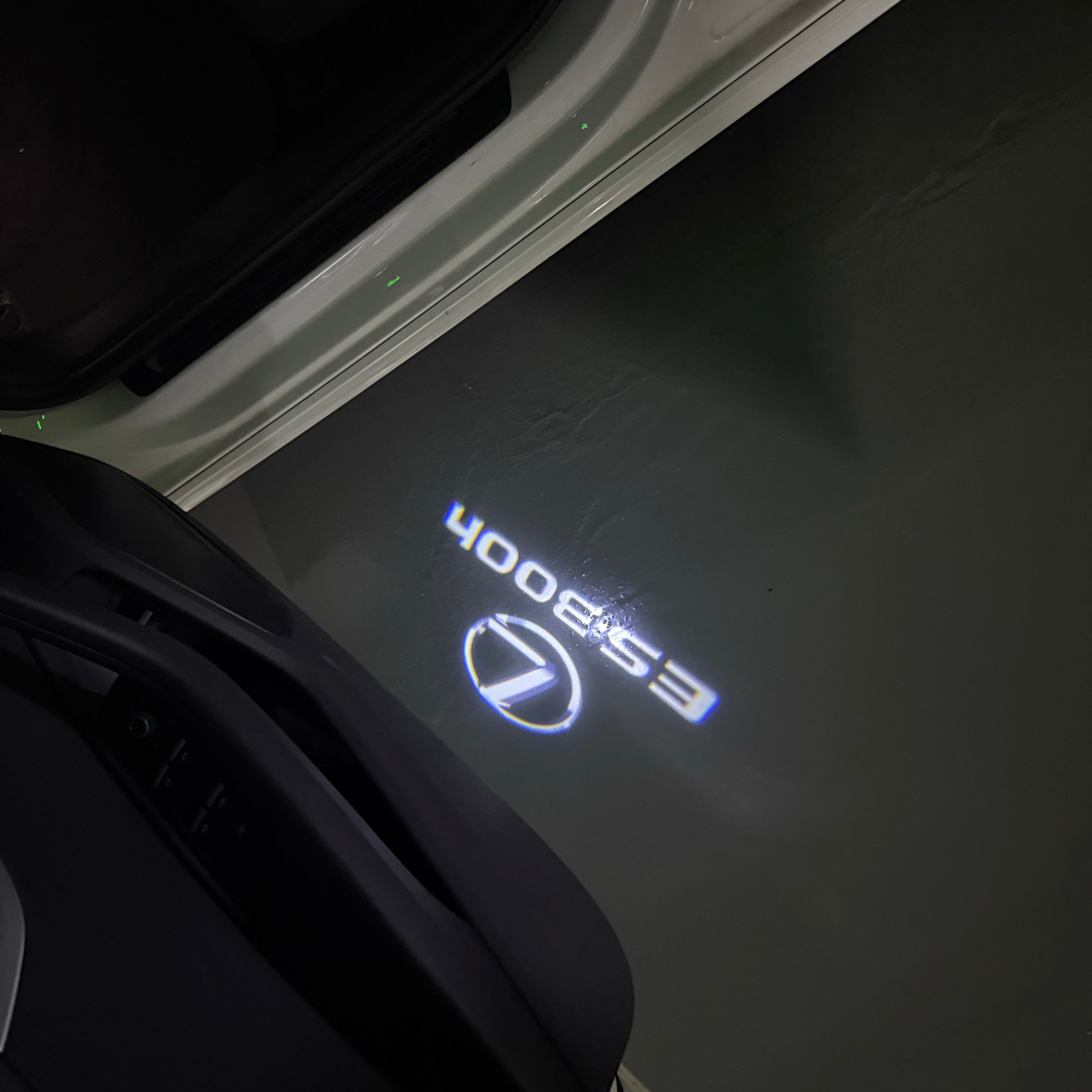 LEXUS LOGO PROJECTOR LIGHTS Nr.01 (الكمية 1 = 1 مجموعة / 2 أضواء باب)